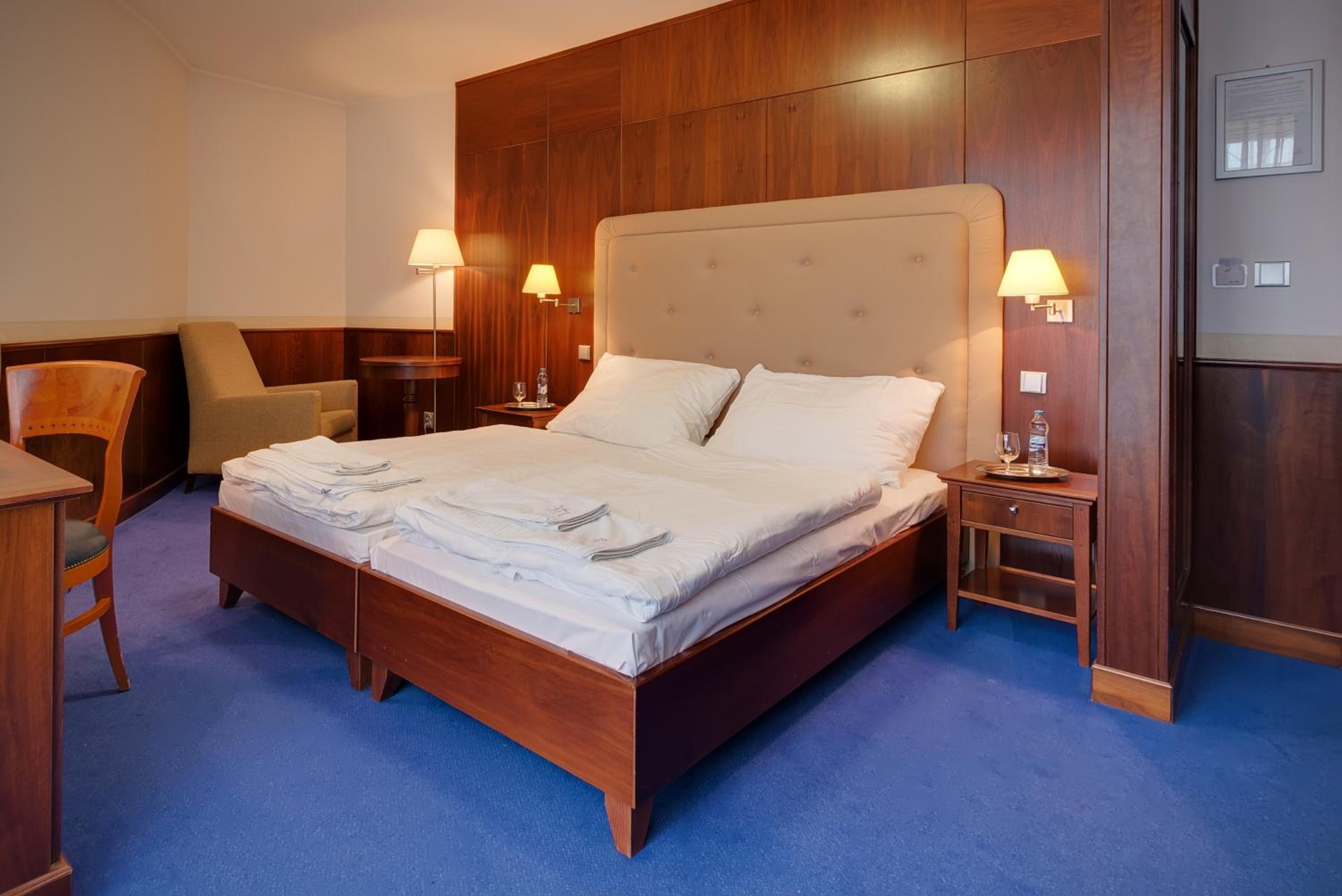 Double Room - Disability Access - Photo 1