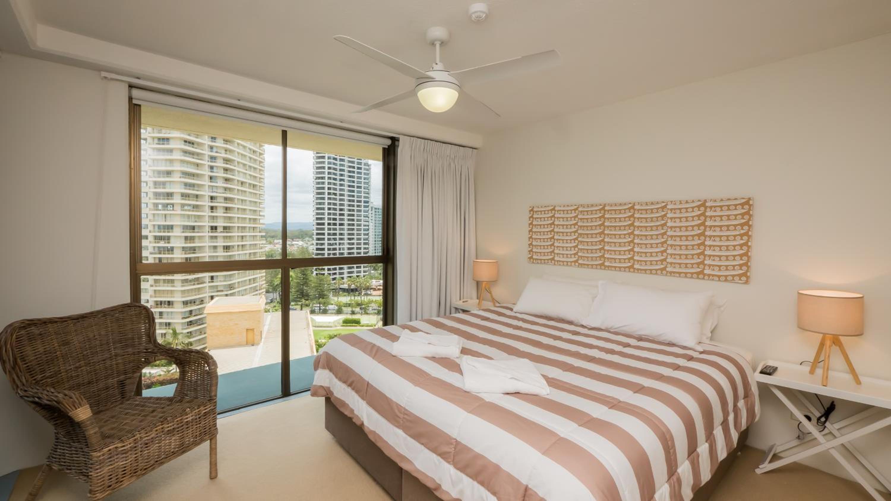 Three-Bedroom Ocean View Apartment - Photo 94