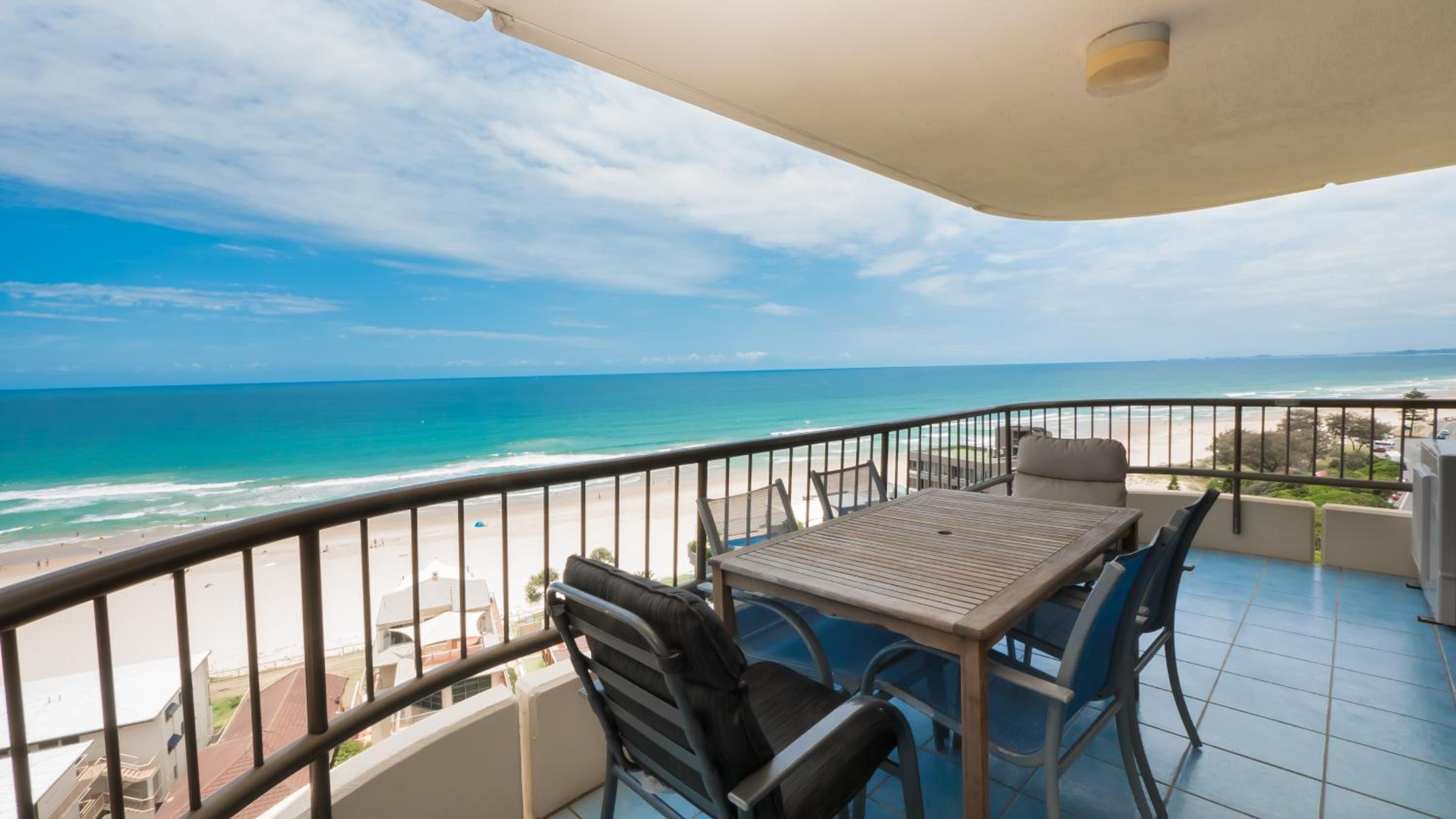 Three-Bedroom Ocean View Apartment - Photo 76