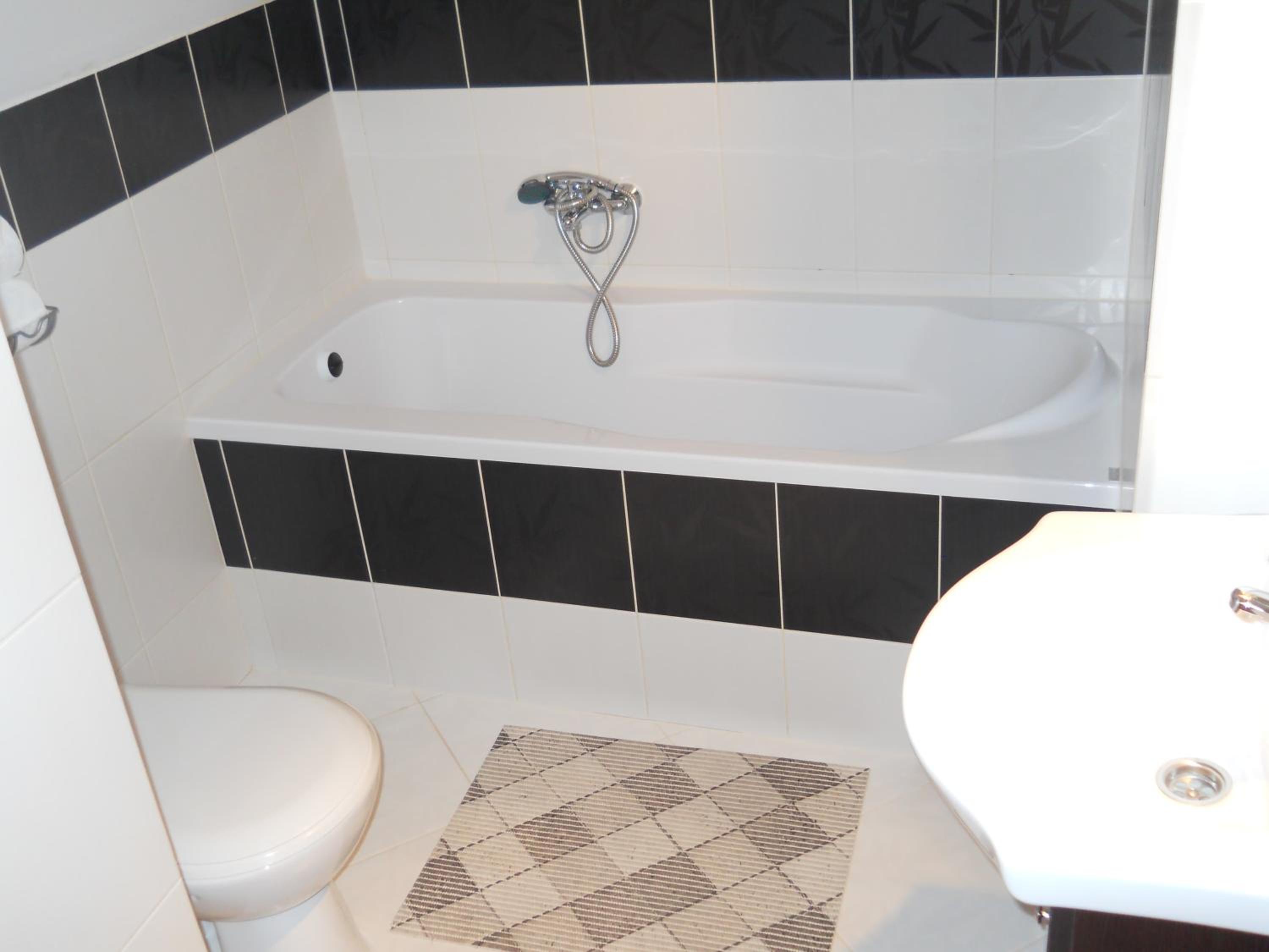 Triple Room with Bath photo 3