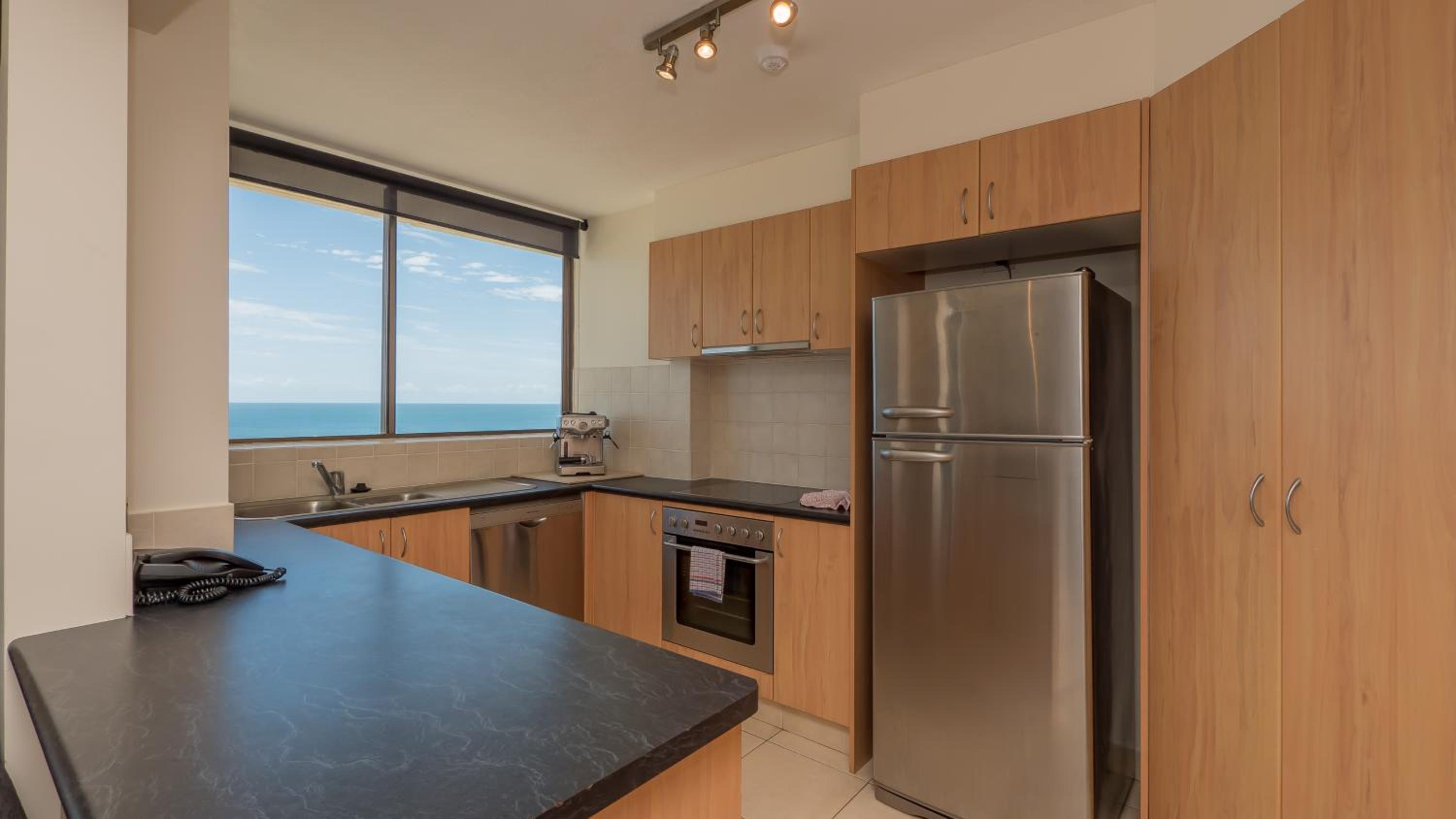 Three-Bedroom Ocean View Apartment - Photo 74