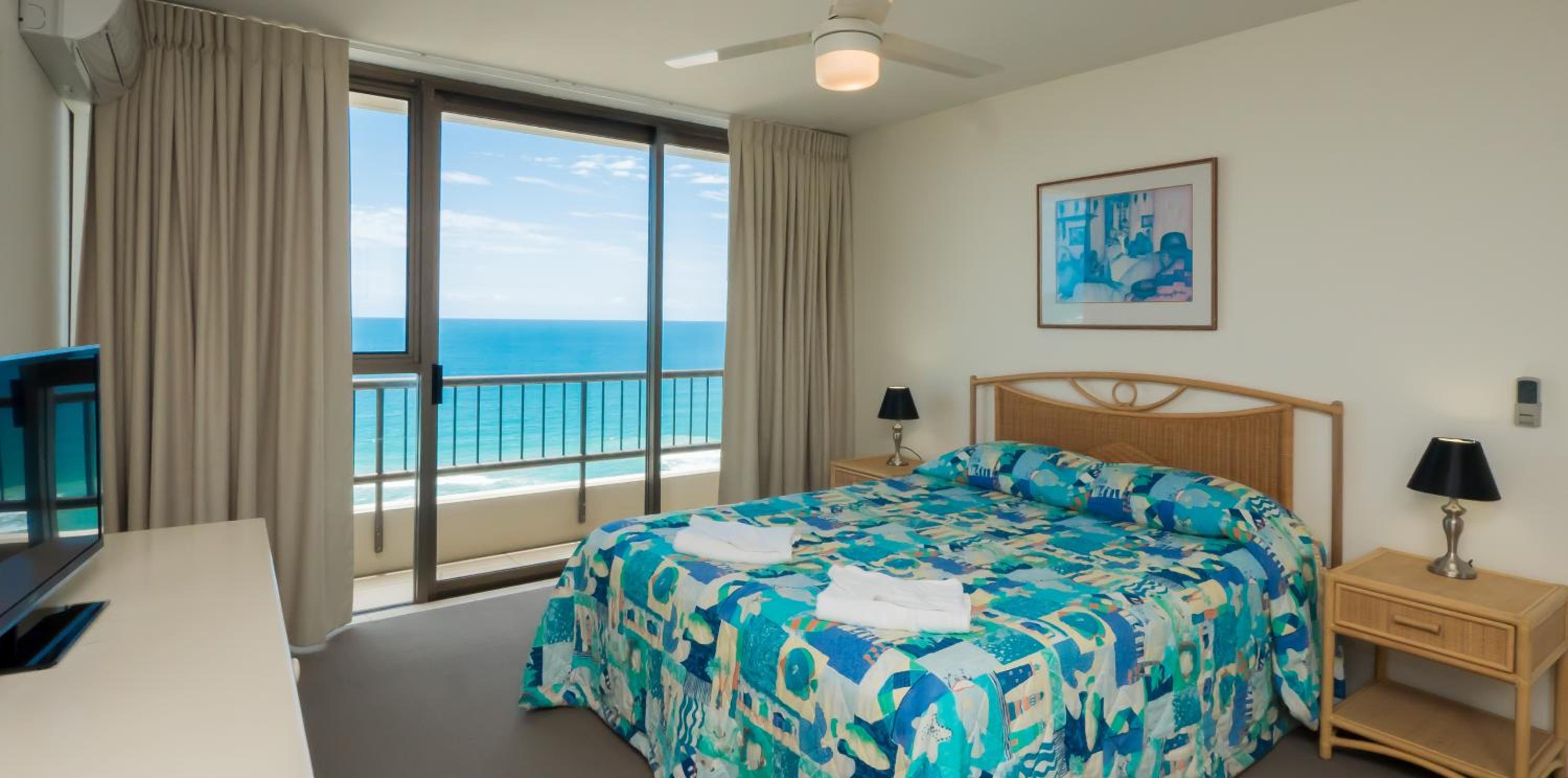 Three-Bedroom Ocean View Apartment - Photo 72