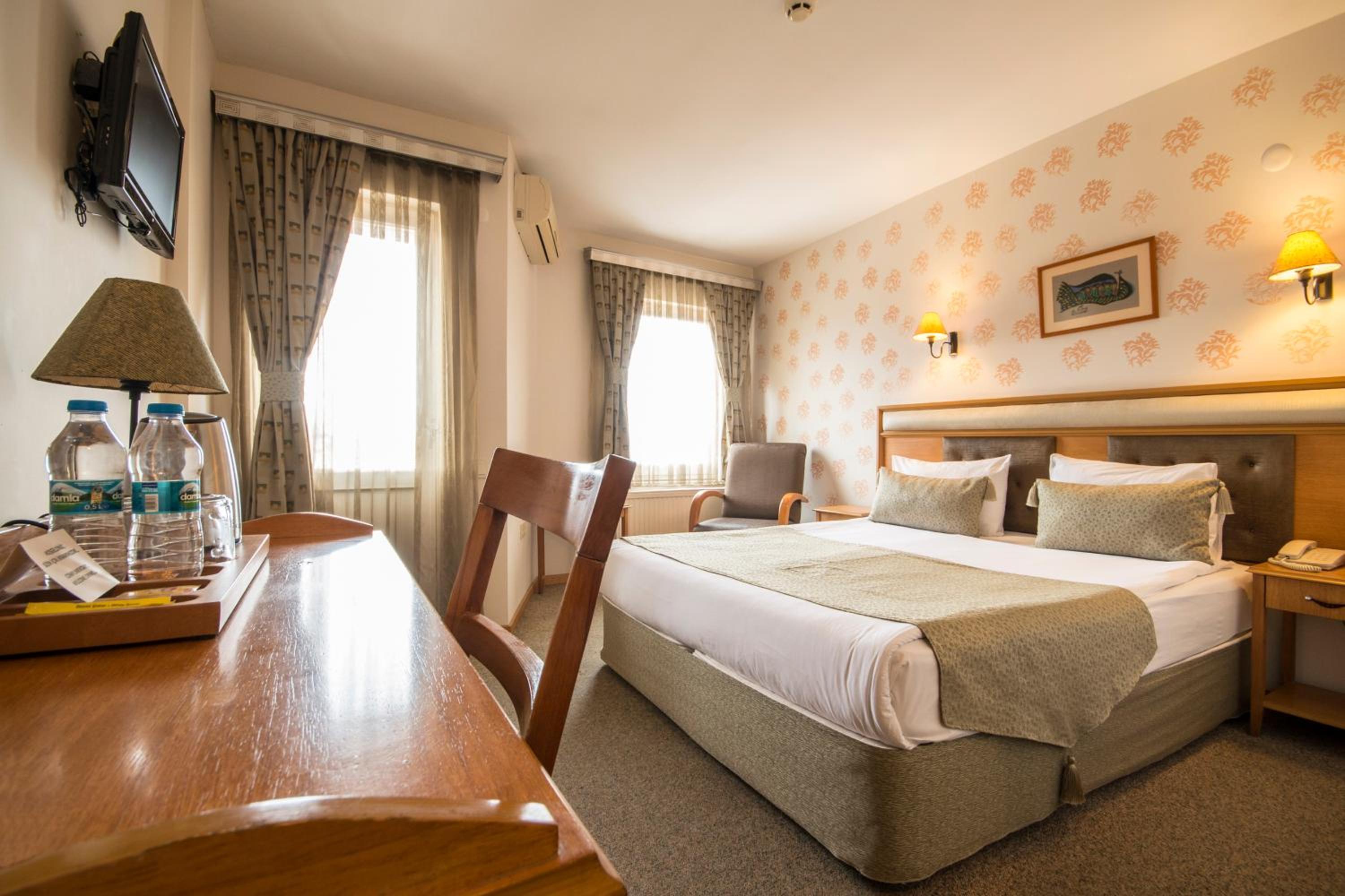 Standard Double or Twin Room photo 1