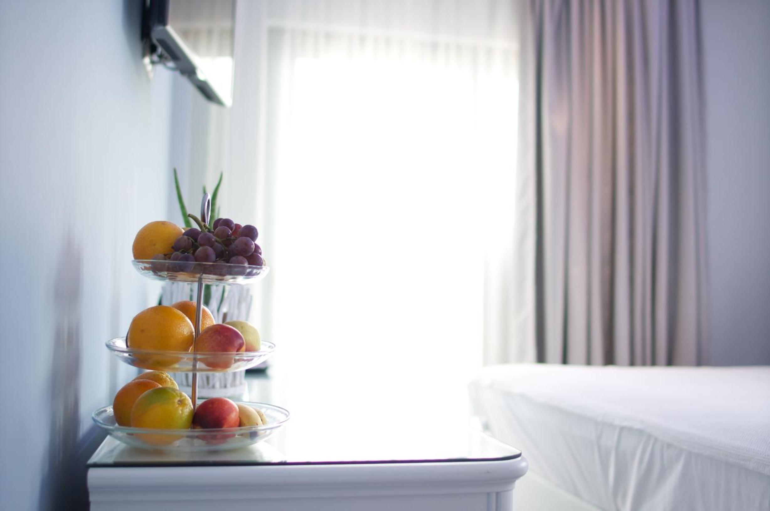 Triple Room with Side Sea View - Photo 2