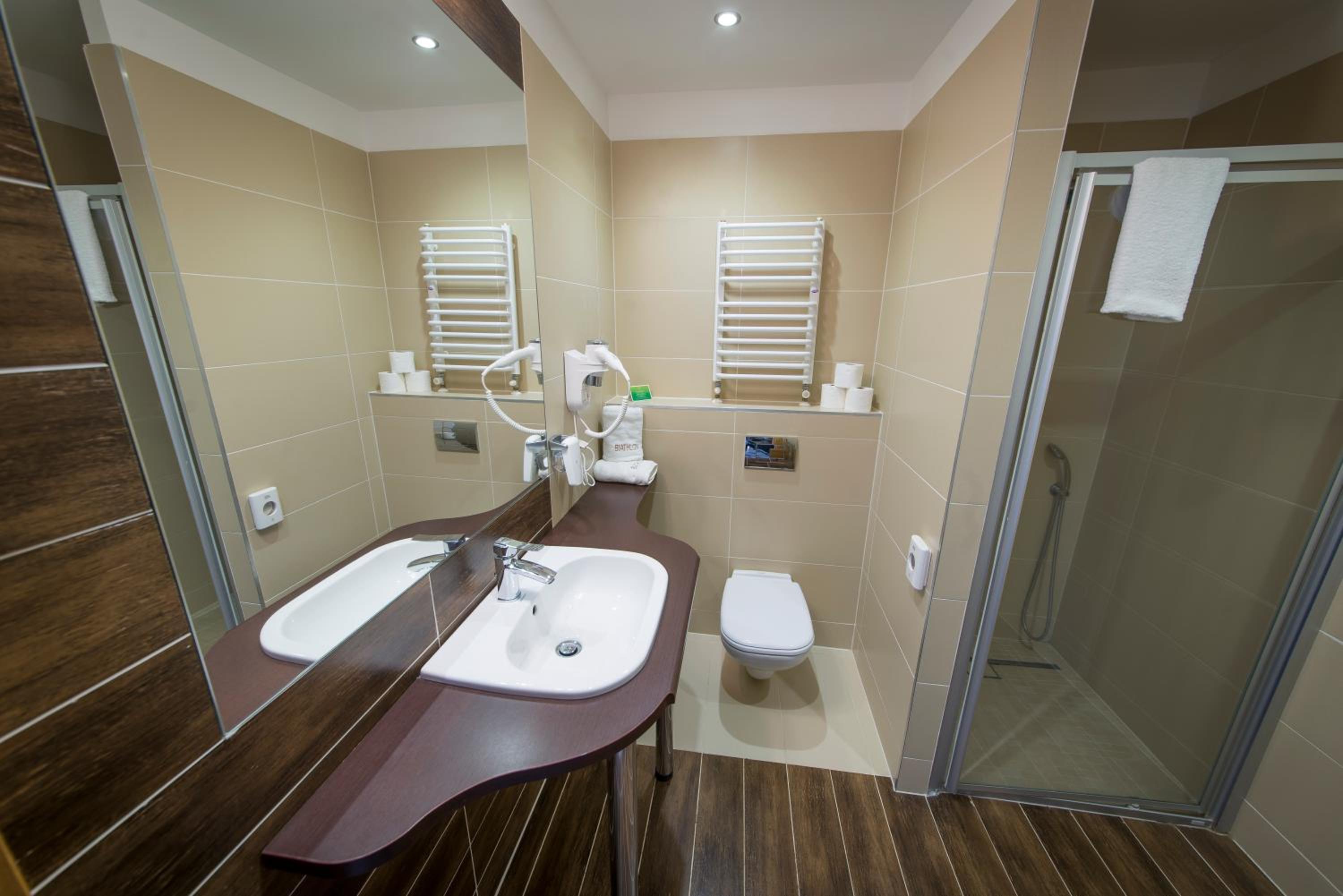 Deluxe Double or Twin Room - Photo 8