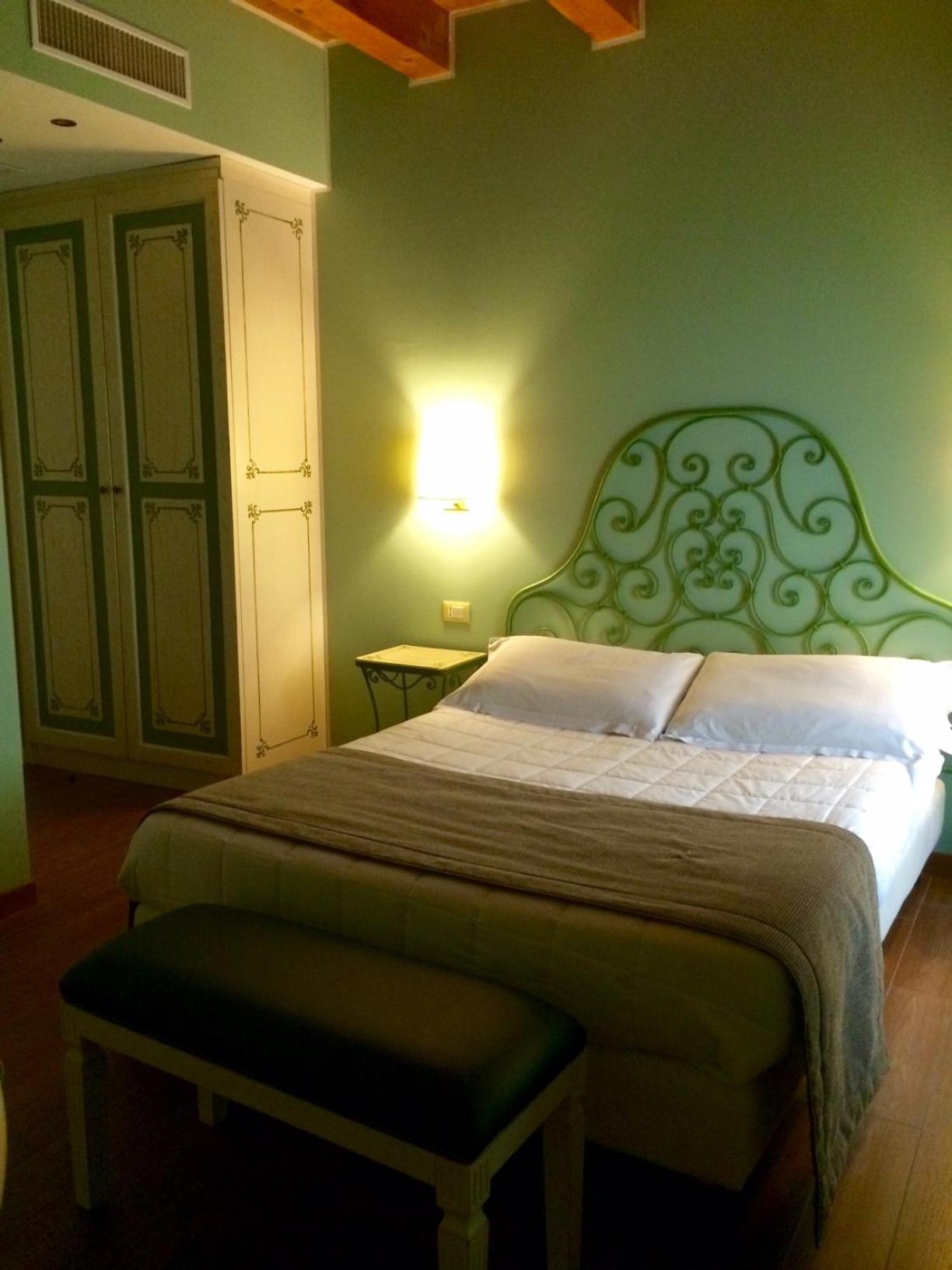 Double Room with Small Double Bed photo 2
