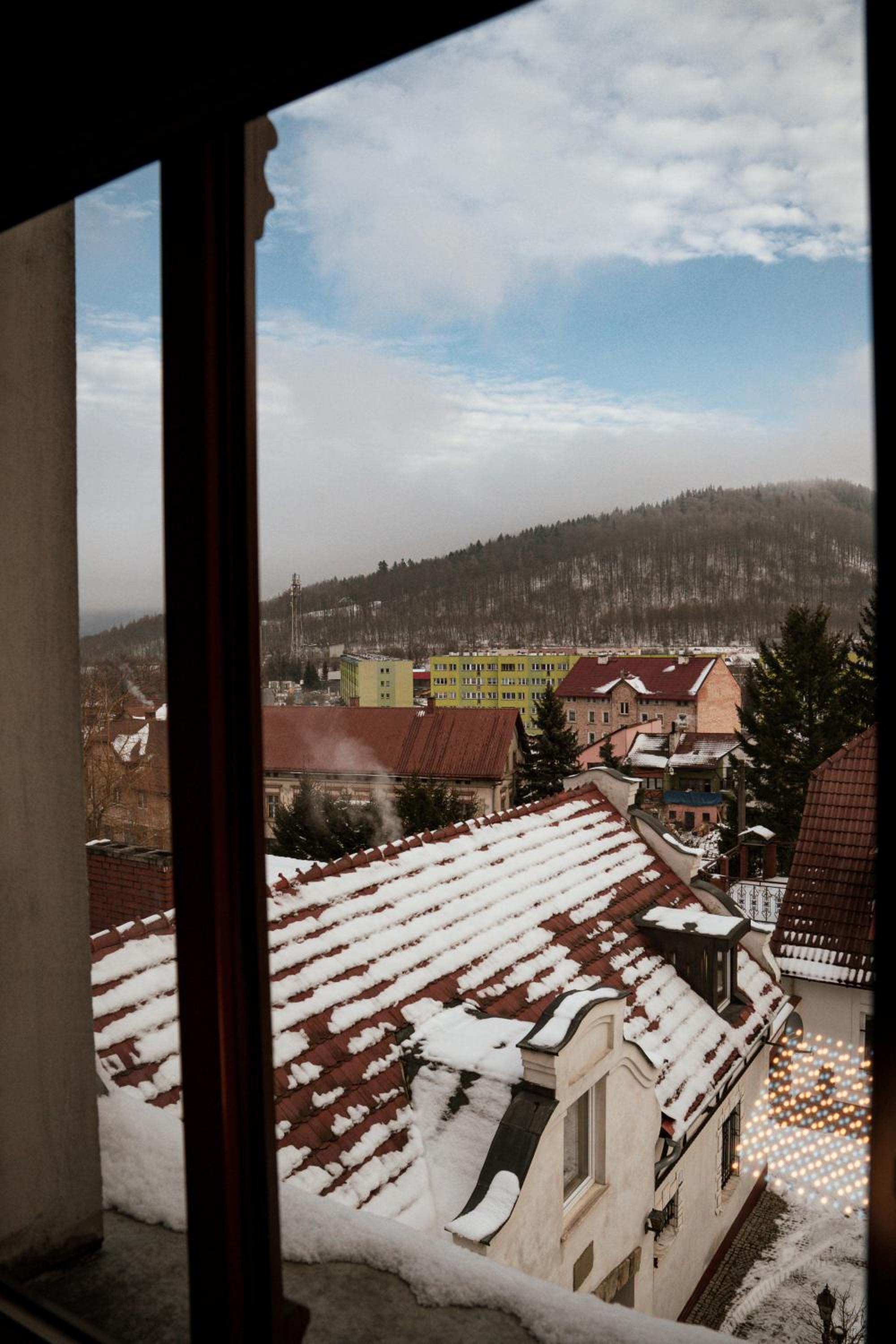 Standard Twin Room with Mountain View - Photo 9