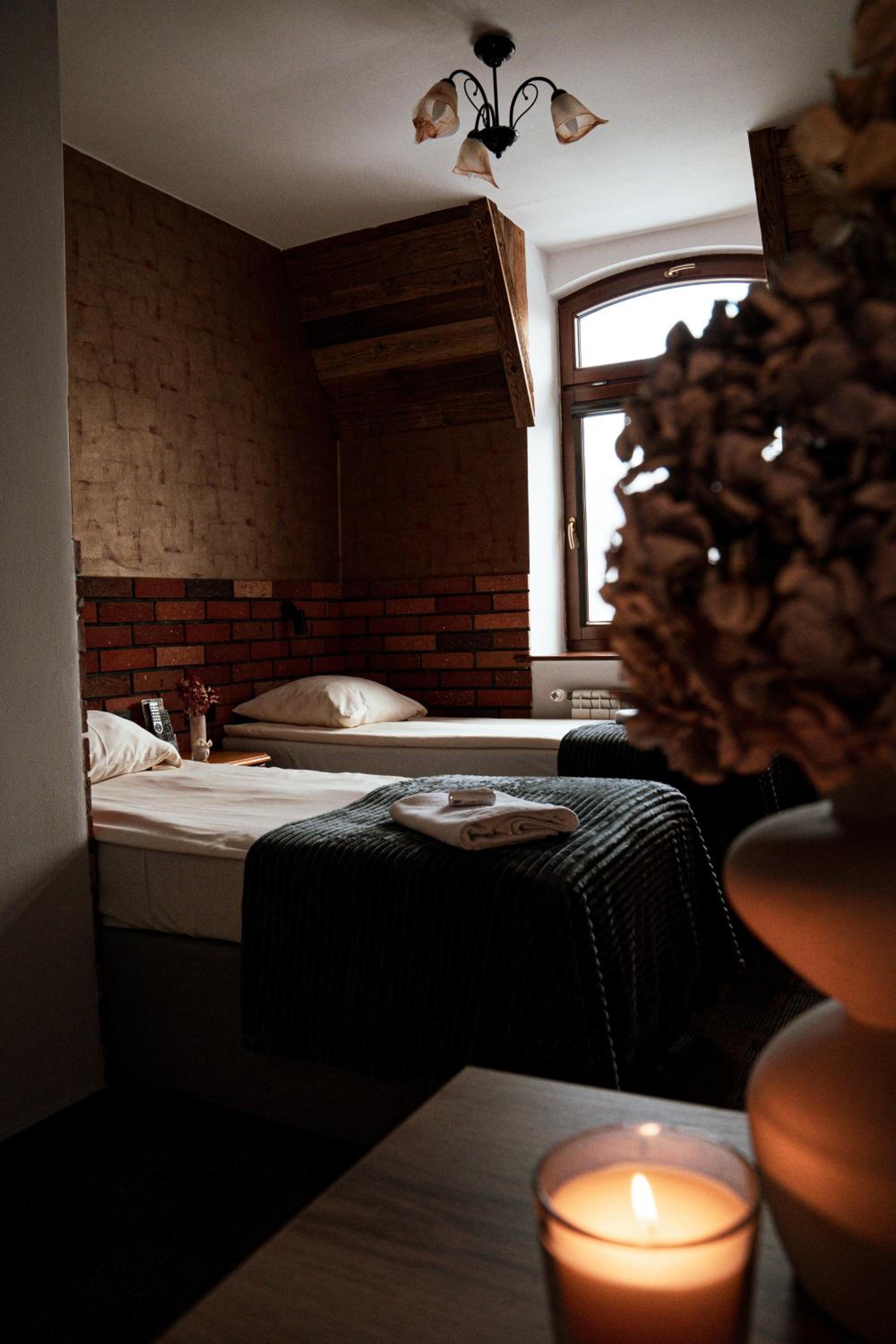 Standard Twin Room with Mountain View - Photo 6