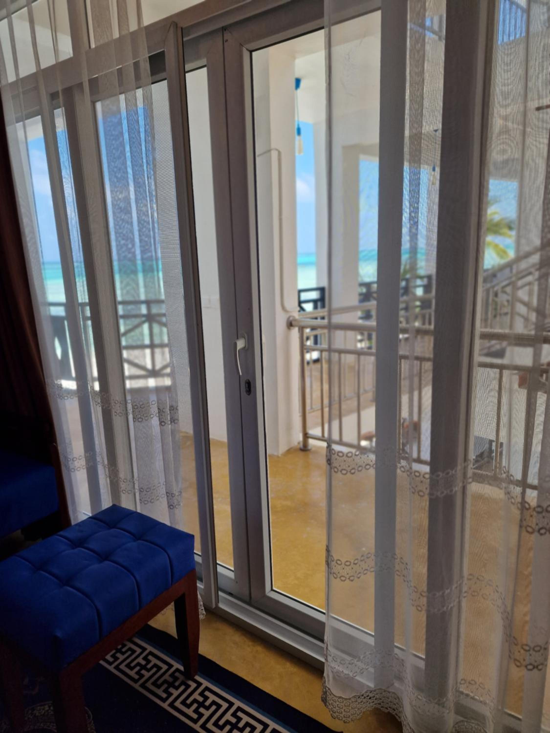 Deluxe Double Room with Side Sea View