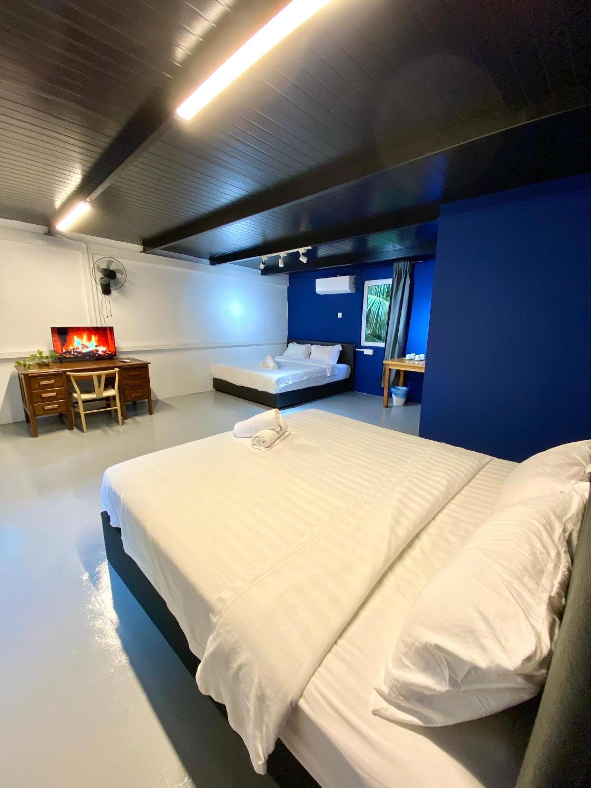 Deluxe Family Room - Photo 5