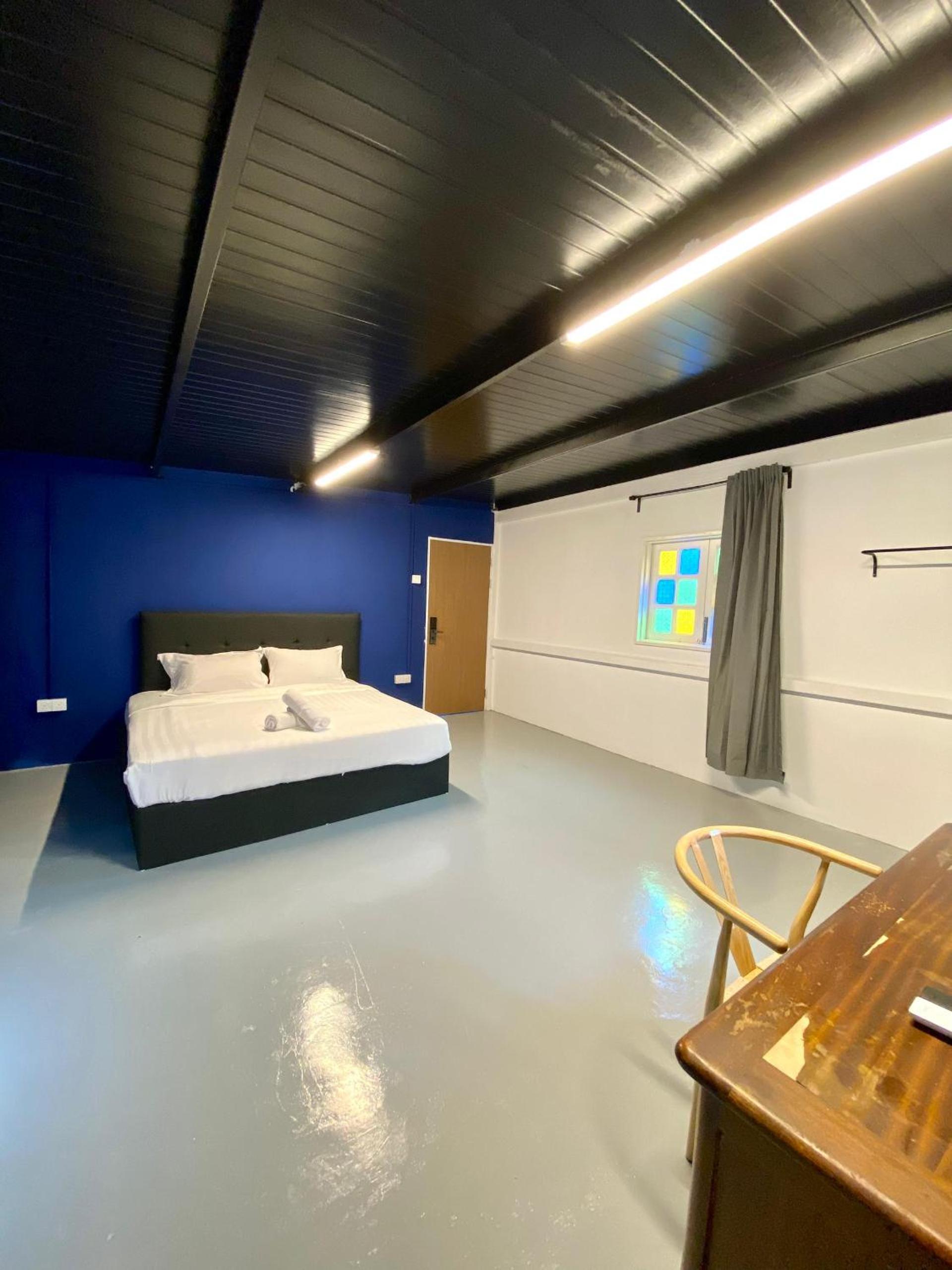 Deluxe Family Room - Photo 7