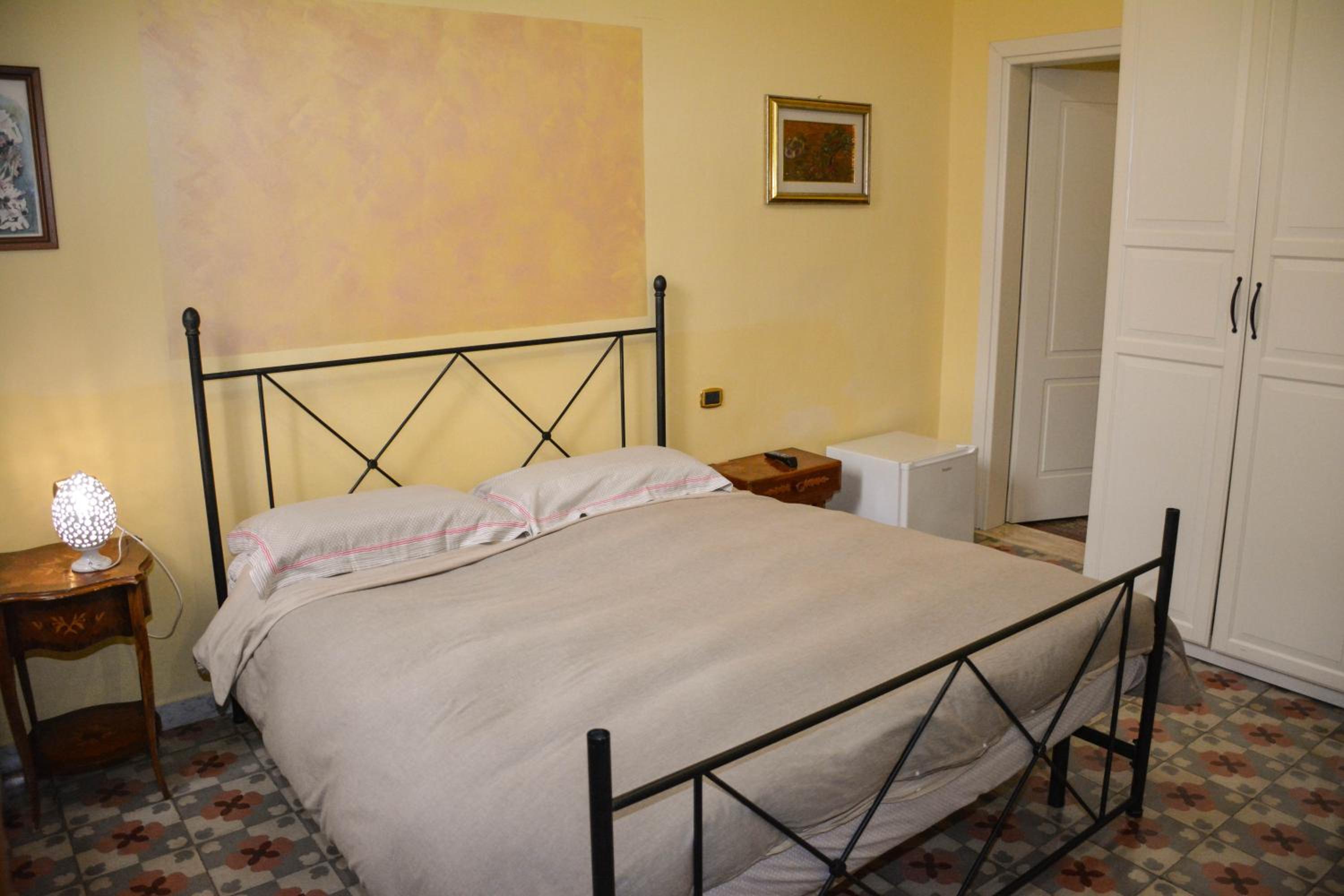 Economy Double Room photo 1