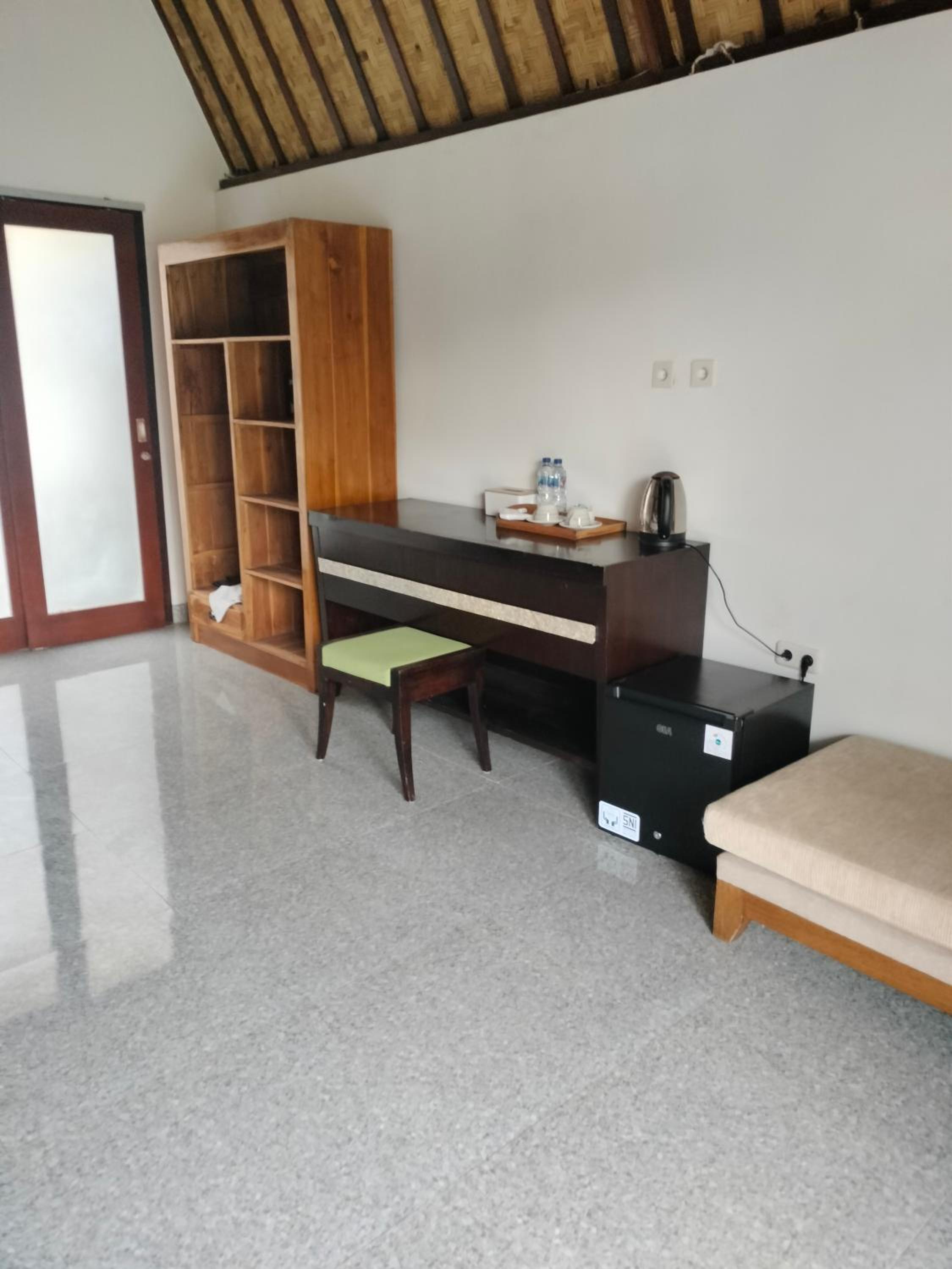 Double Room with Pool View - Photo 2