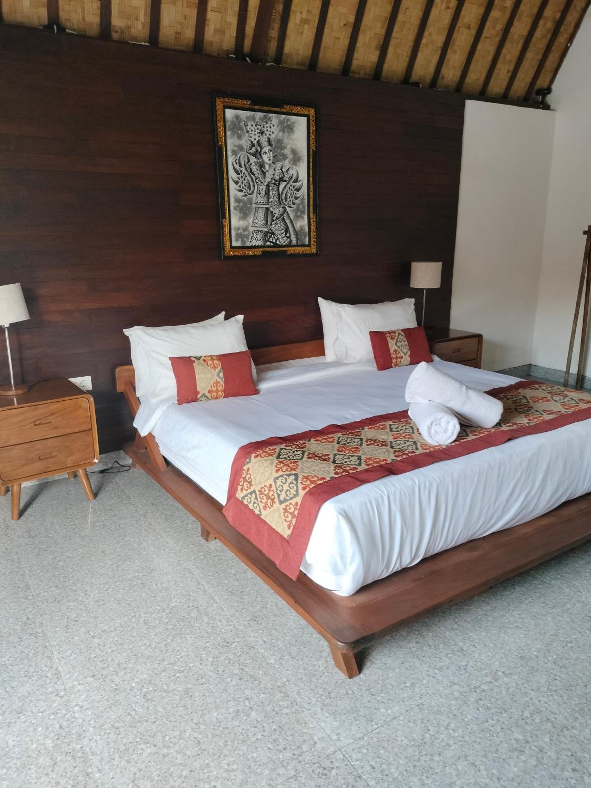 Double Room with Pool View - Photo 3