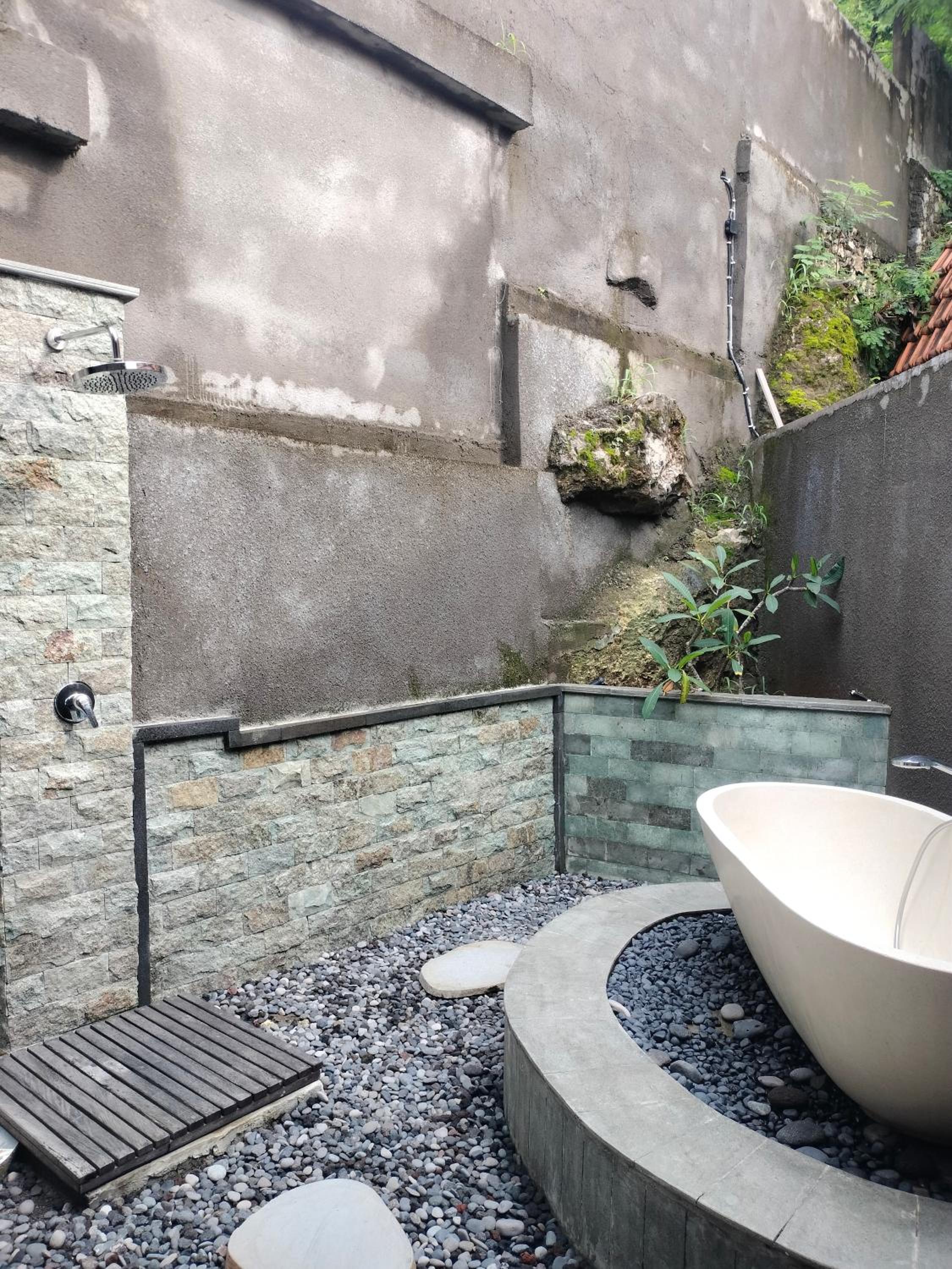 Double Room with Pool View - Photo 4