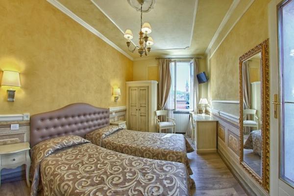 Double or Twin Room - Photo 7
