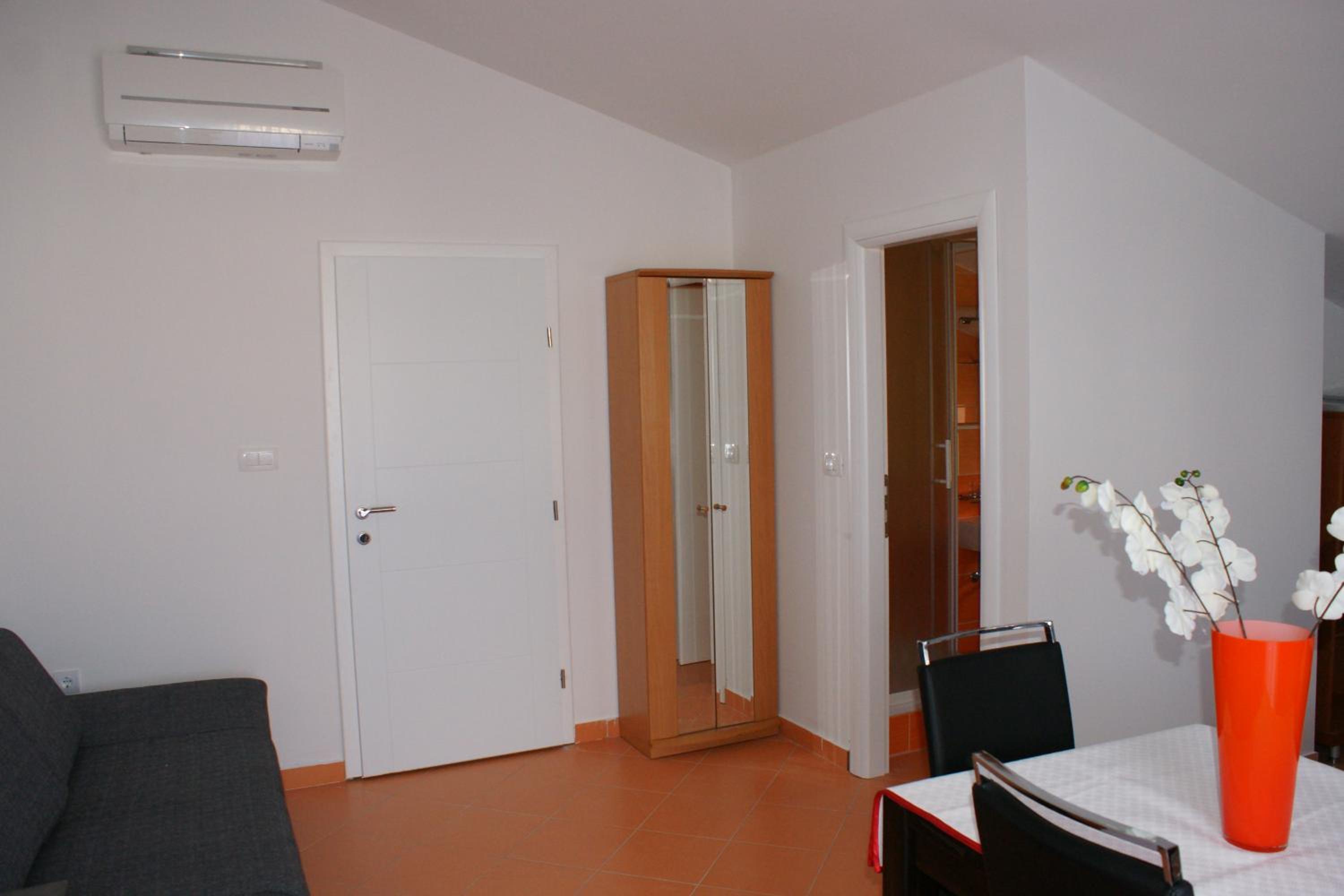 King Studio with Sofa Bed