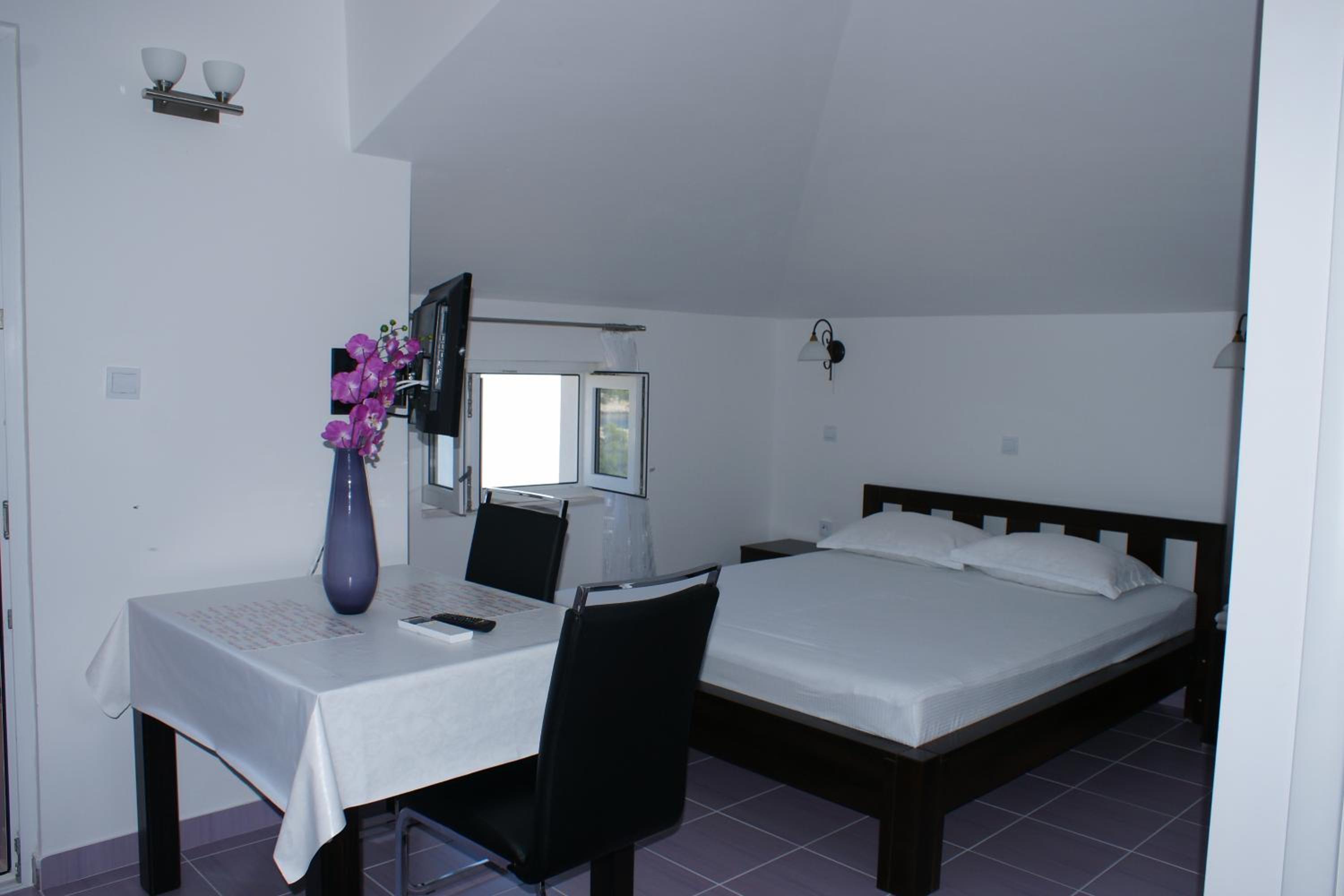 King Studio with Sofa Bed photo 2