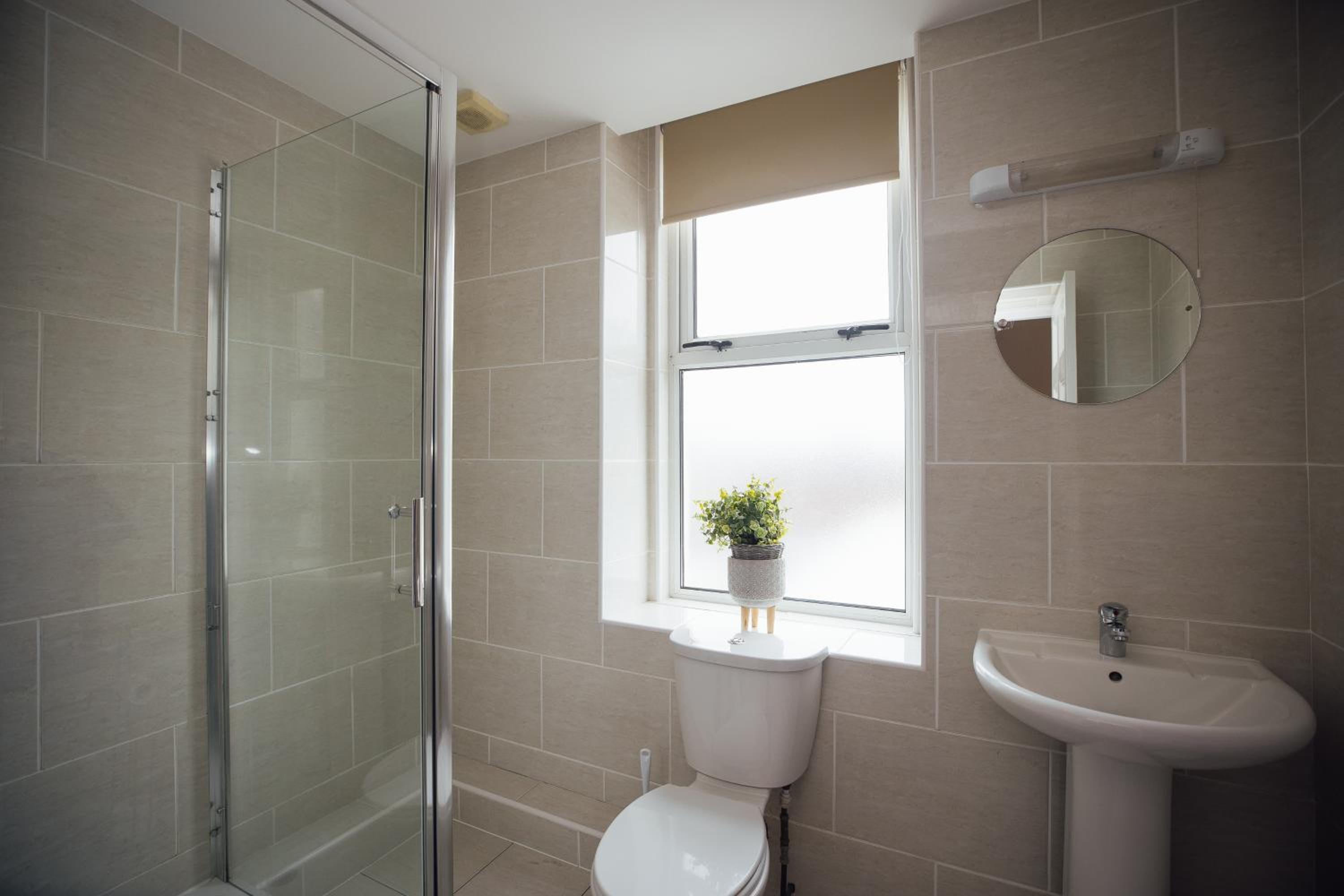 Large Double or Twin Room photo 3