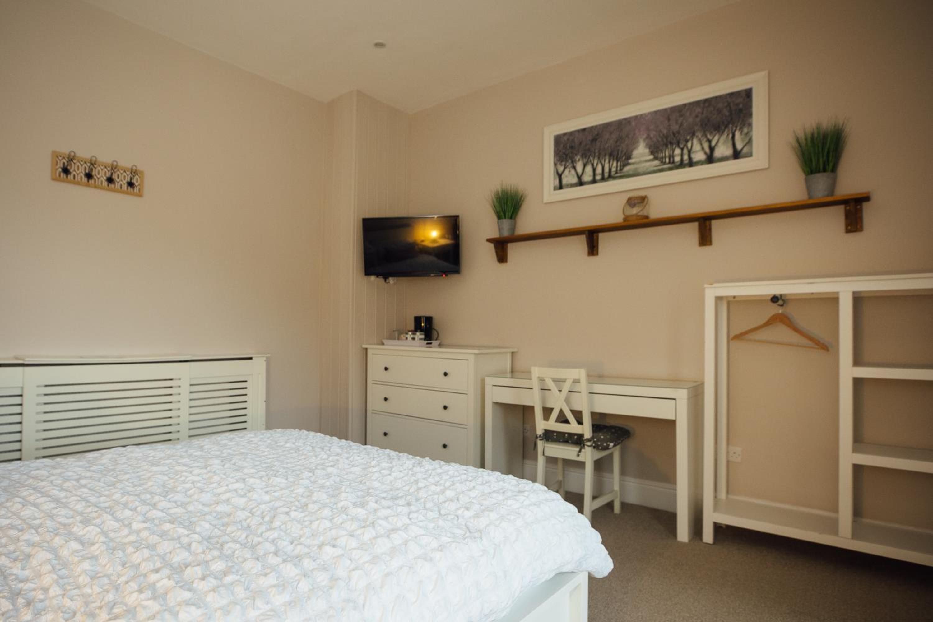 Large Double or Twin Room photo 2
