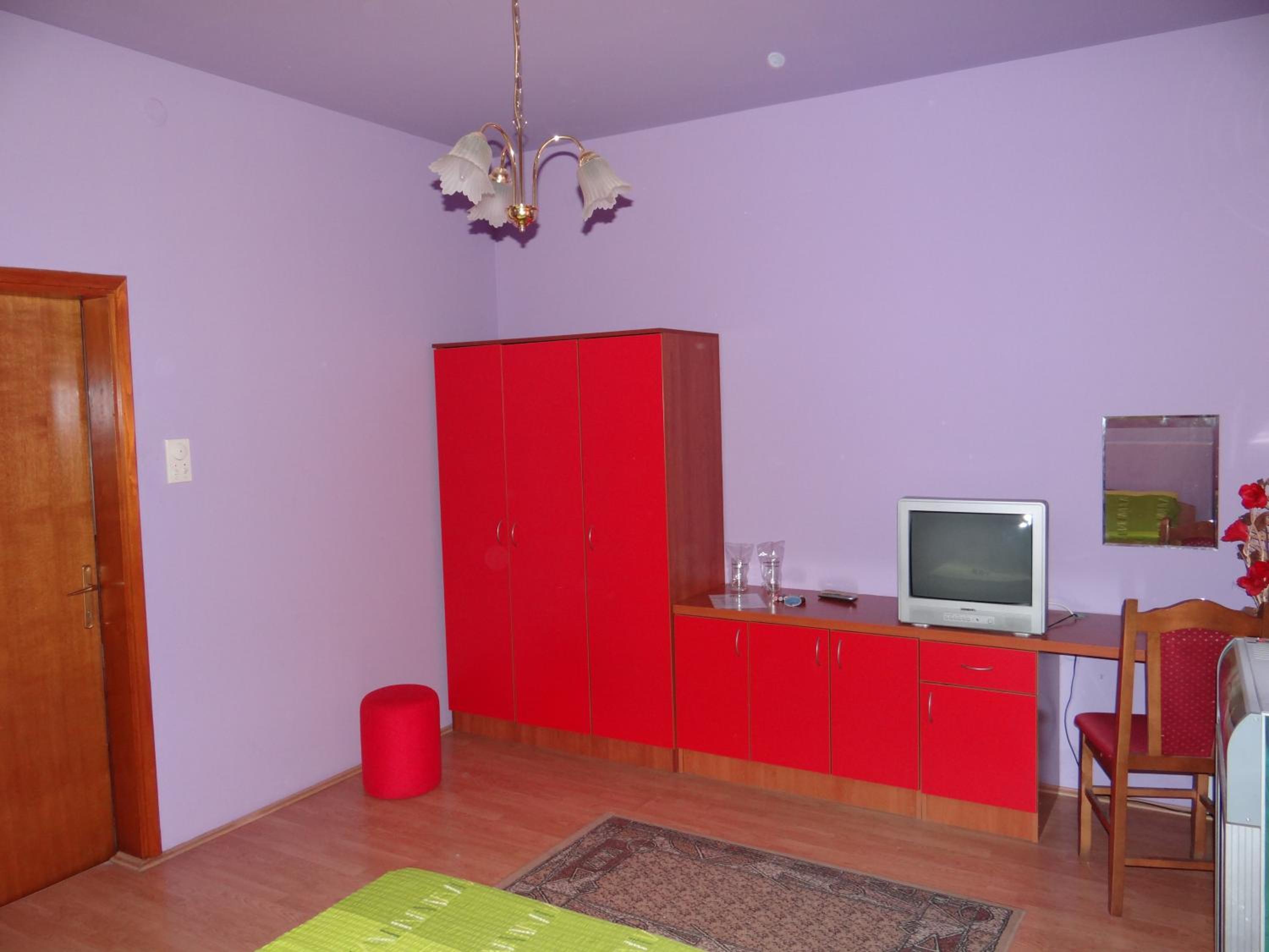 Double Room - Photo 9