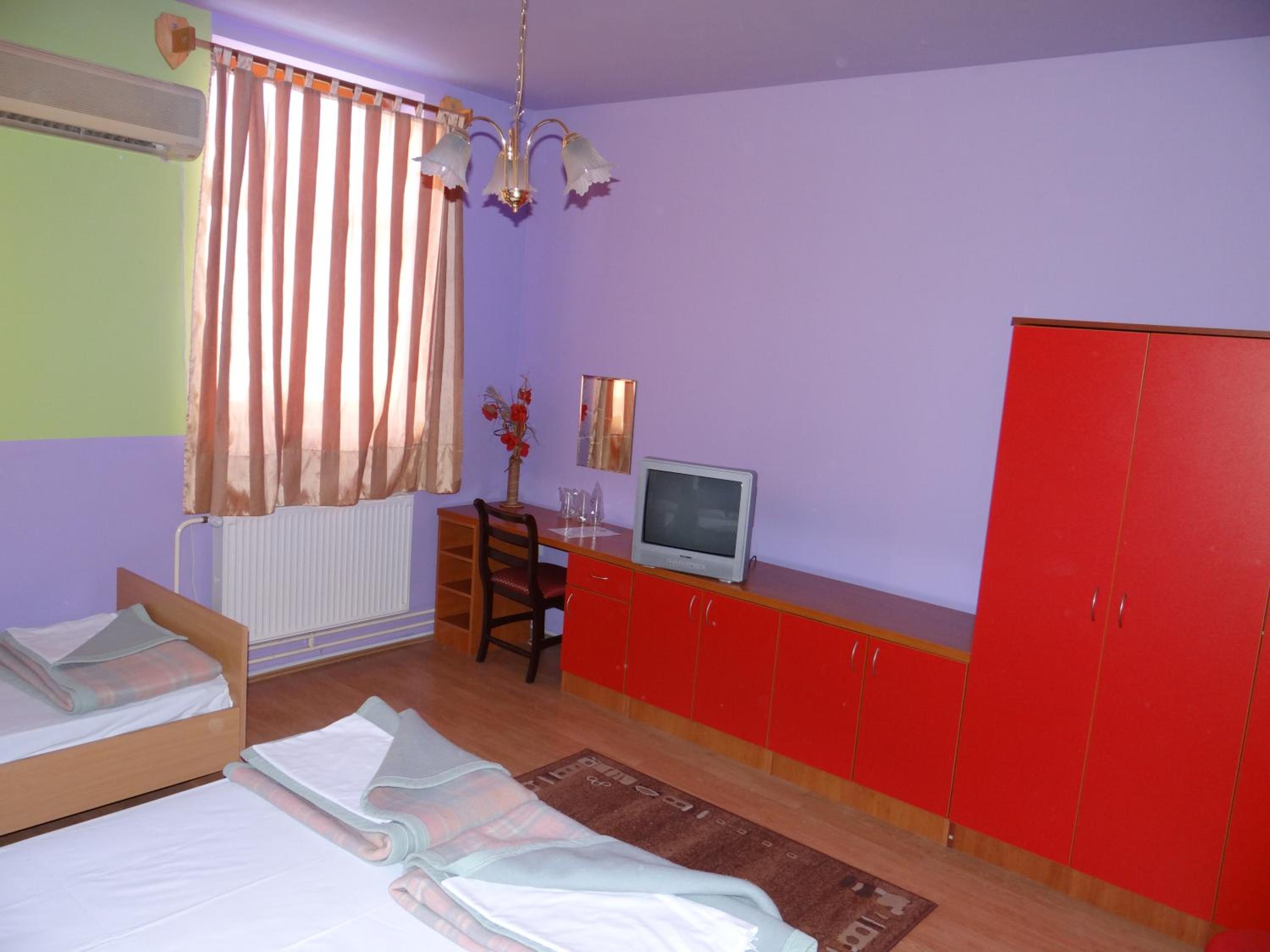 Double Room - Photo 11
