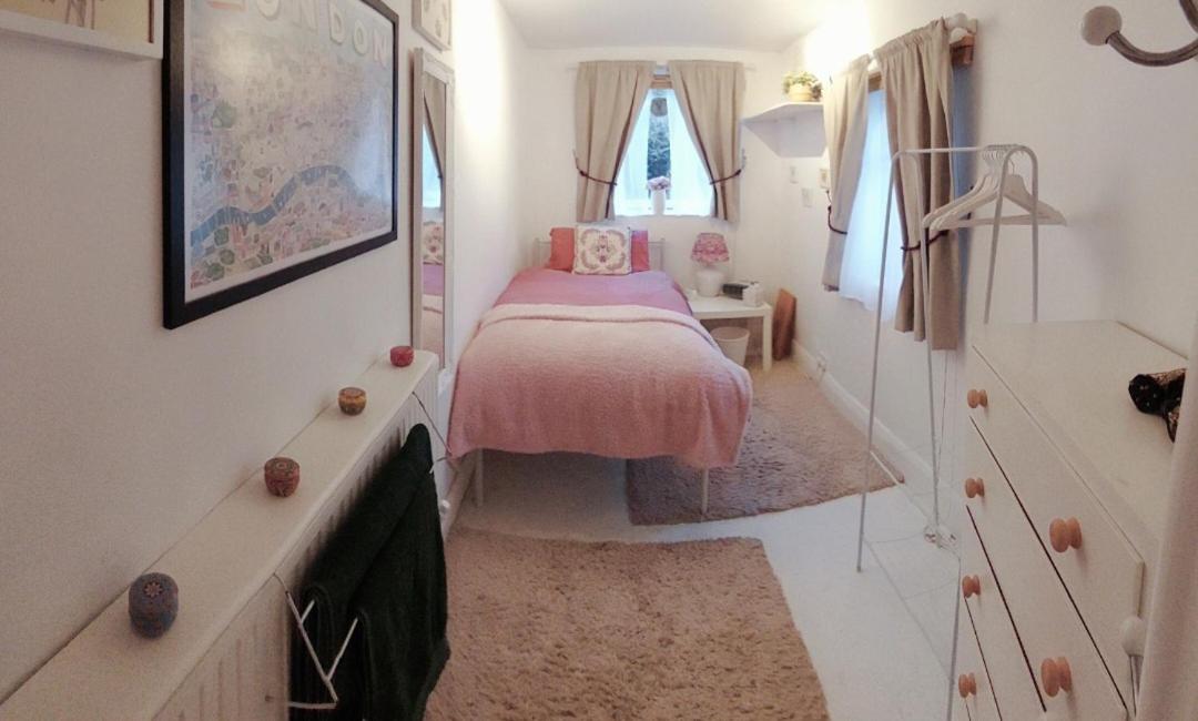 Single Room photo 3