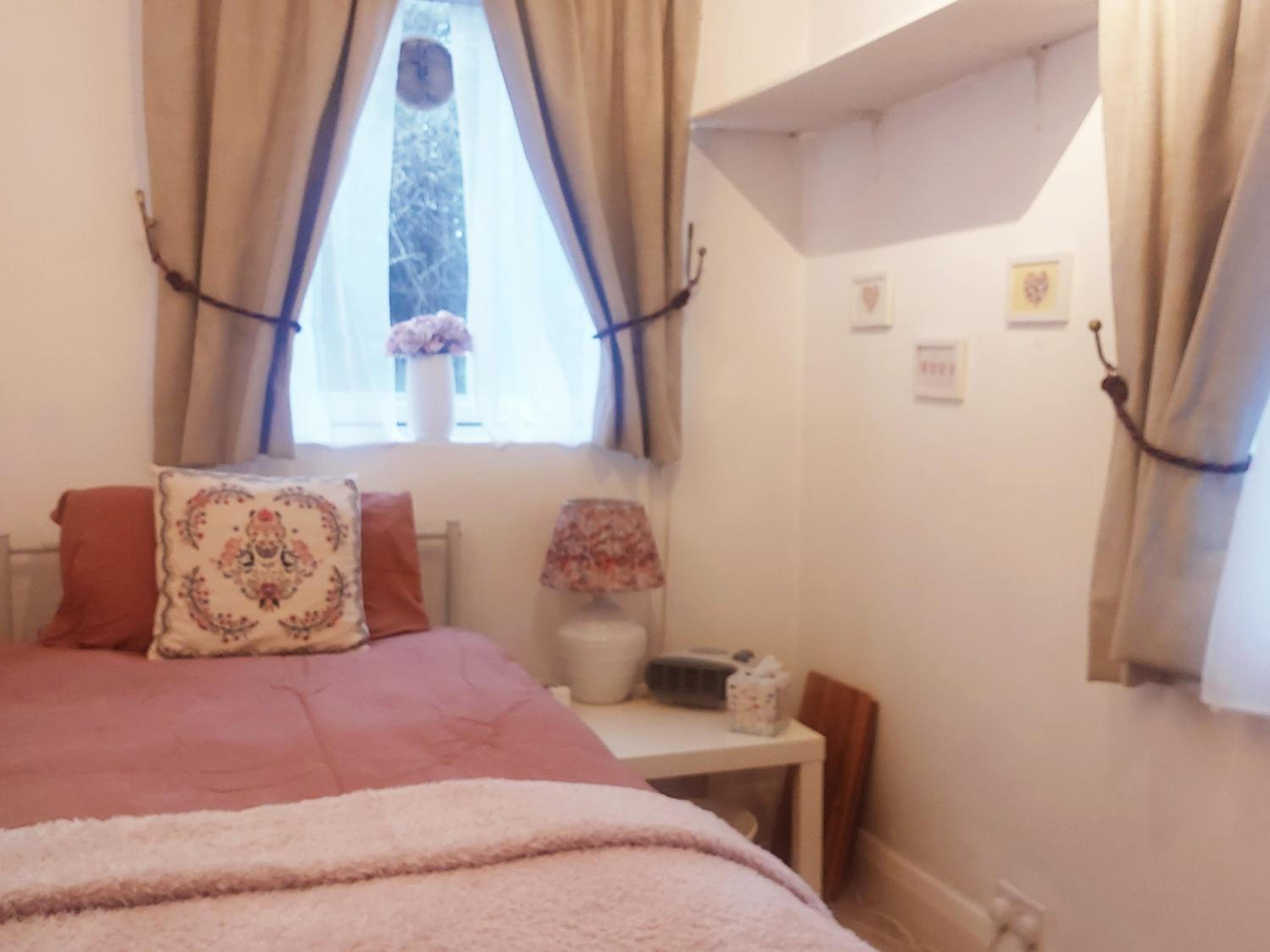 Single Room photo 2