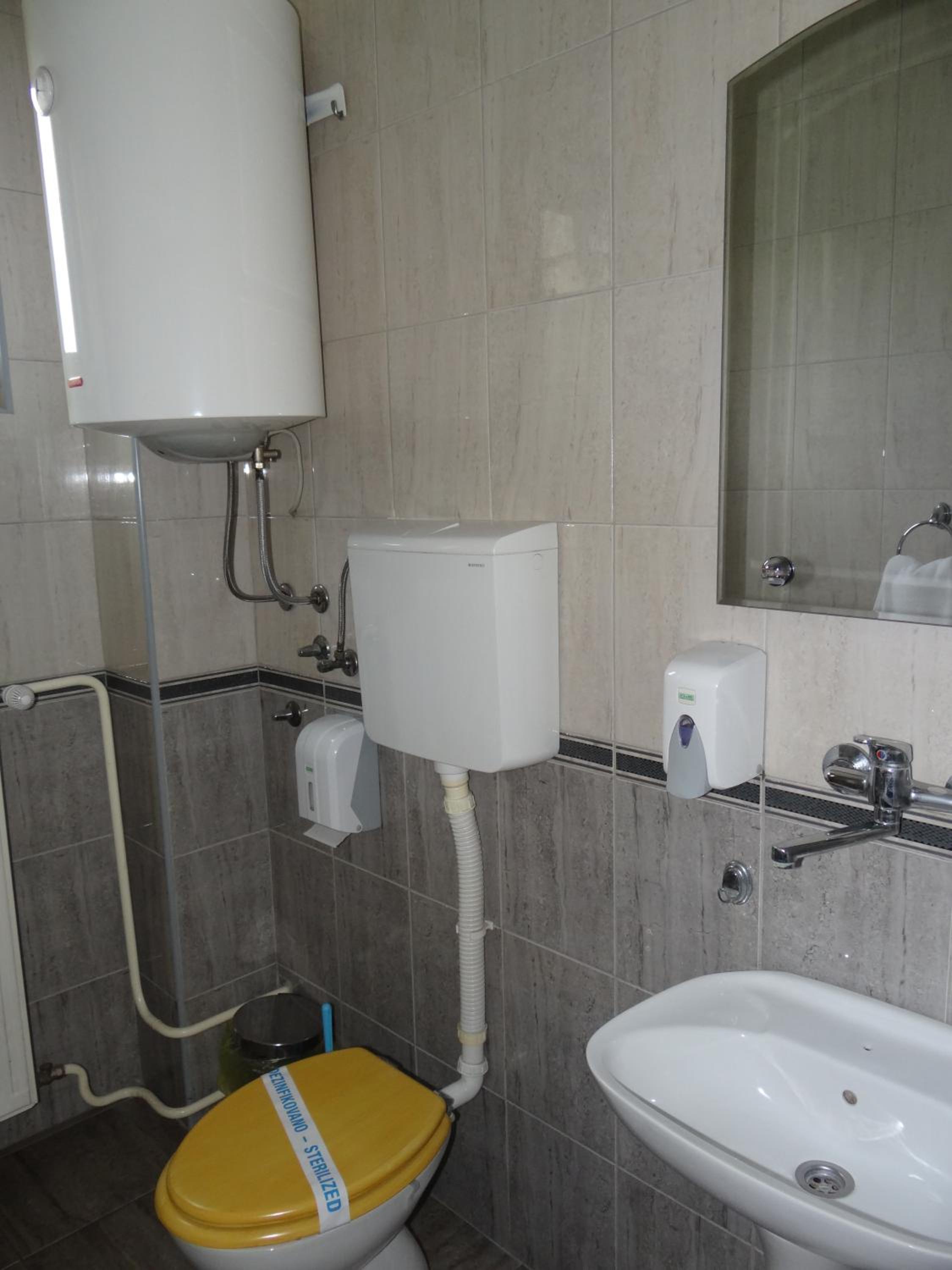 Double Room - Photo 20