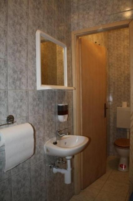 Three-Bedroom Villa - Photo 9