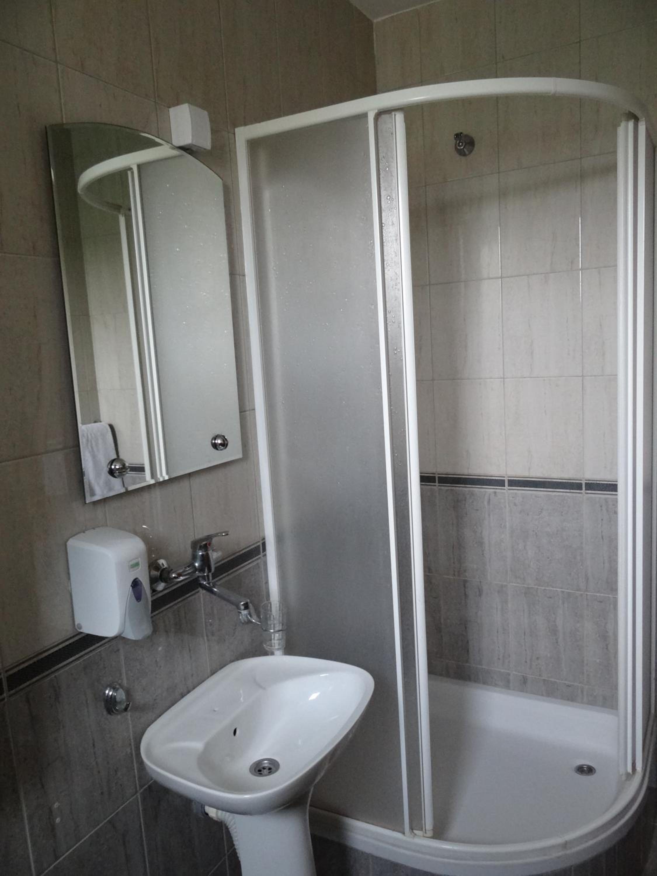 Double Room - Photo 25