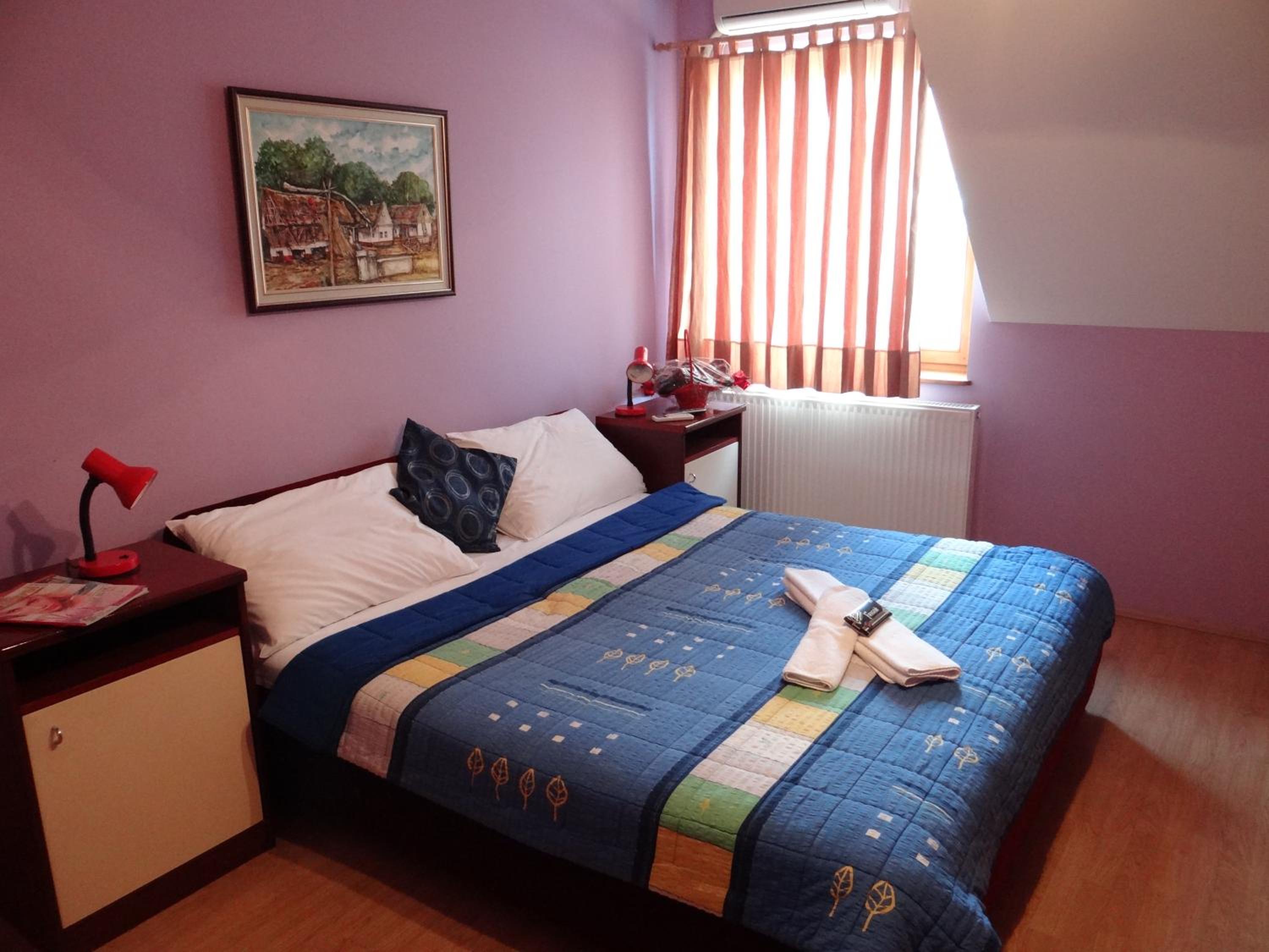 Double Room - Photo 26