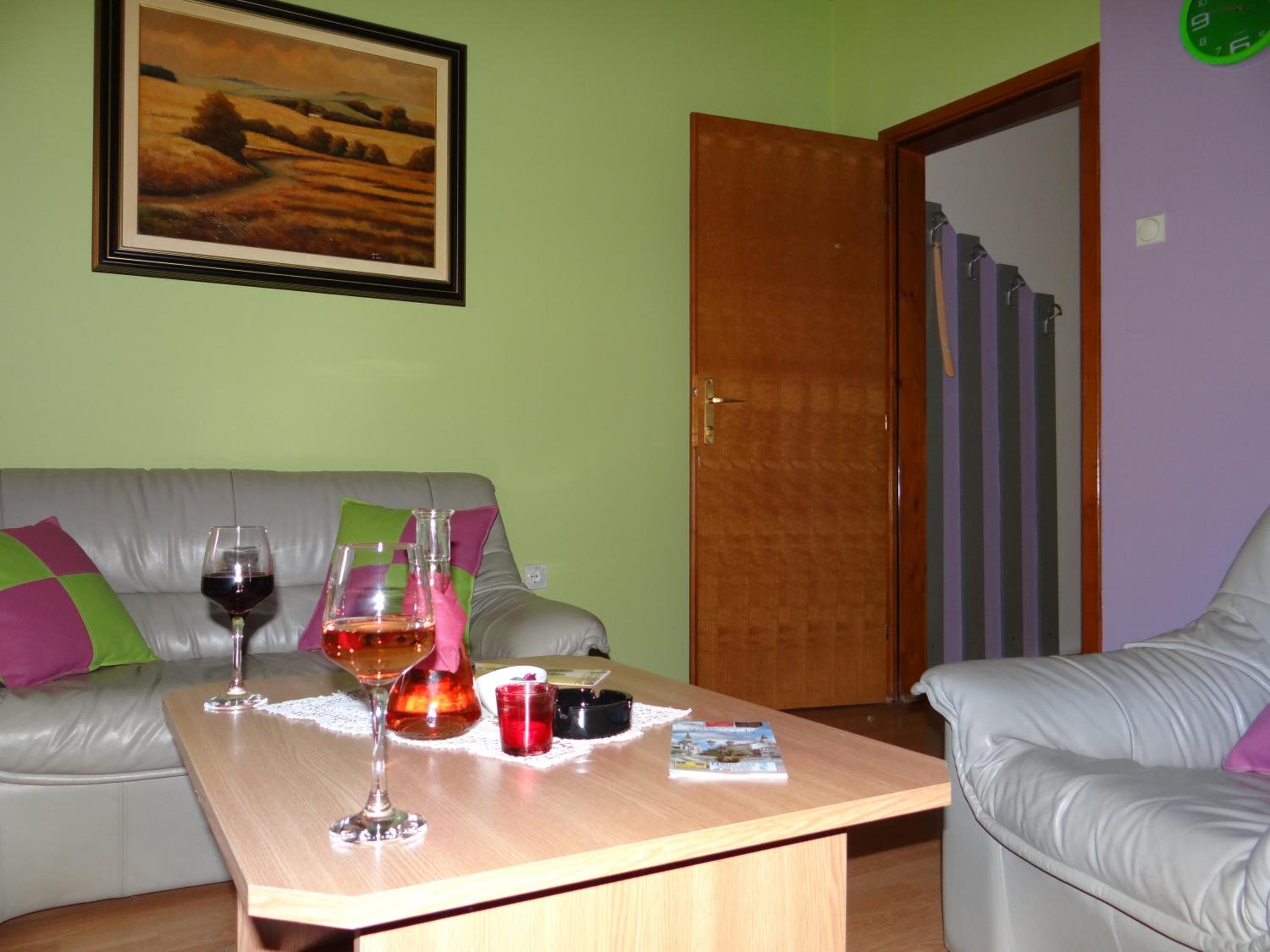 Standard Double or Twin Room - Photo 9