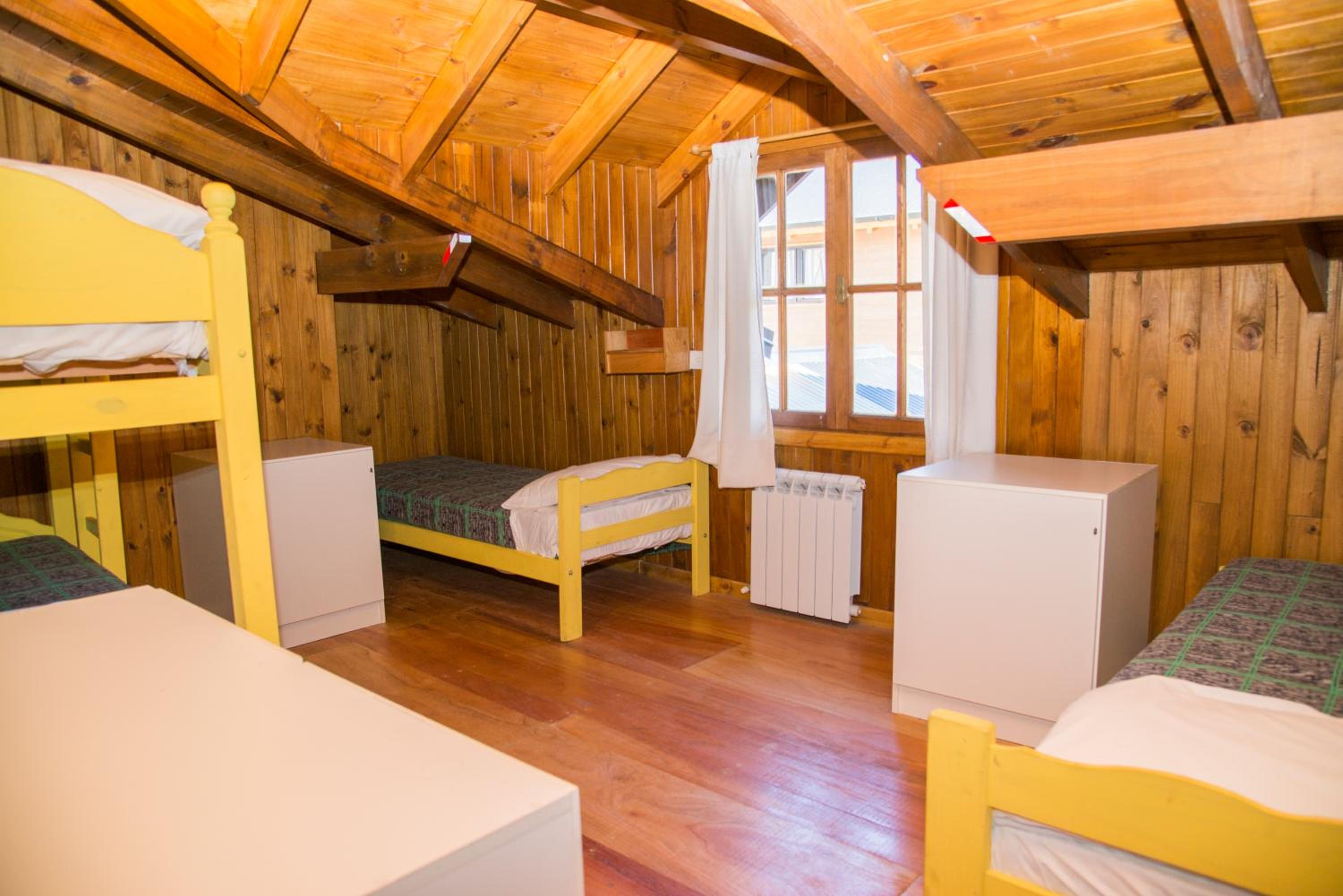 Bed in 4-Bed Mixed Dormitory Room photo 2