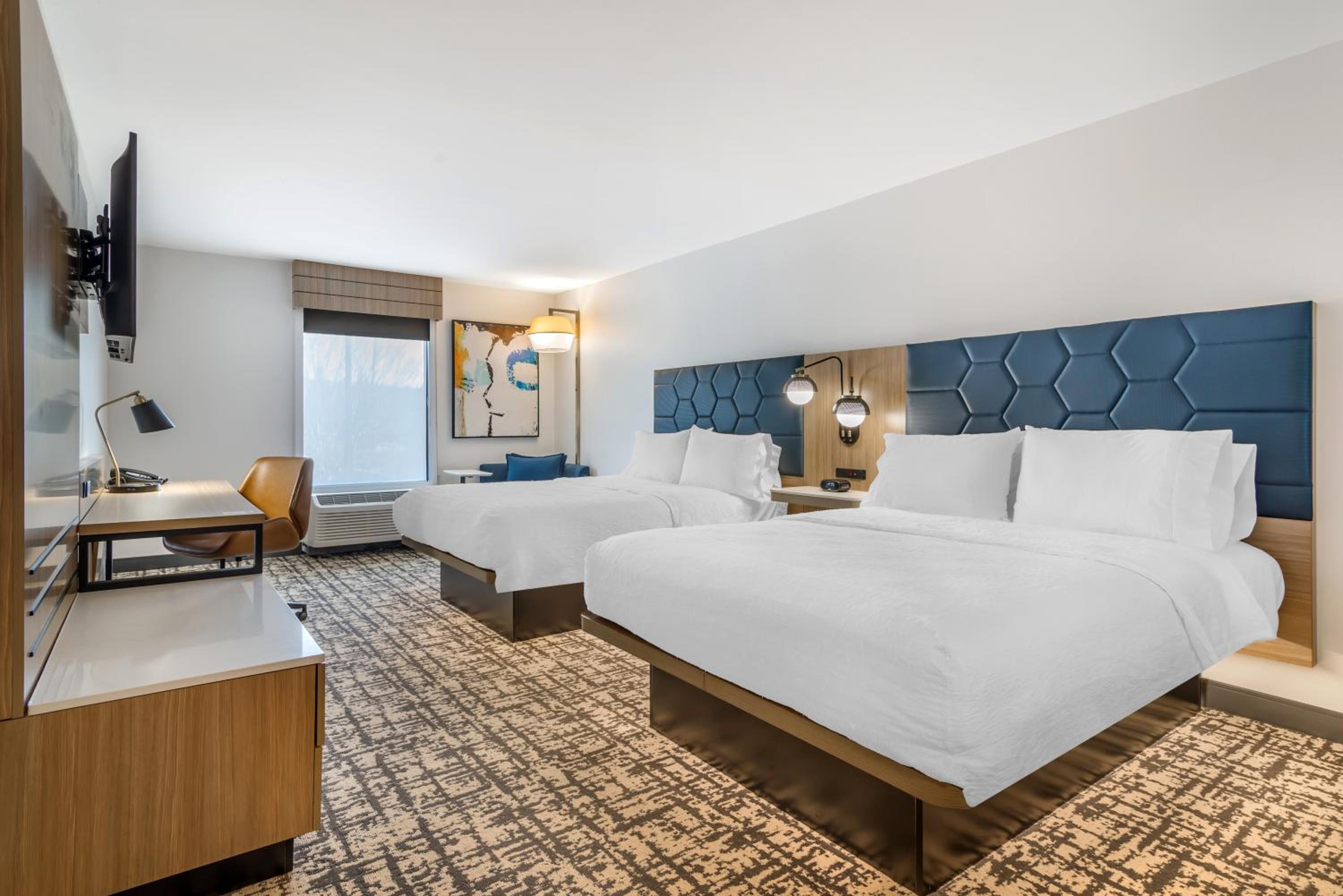 Room with Two Queen Beds - Non-Smoking - Photo 1