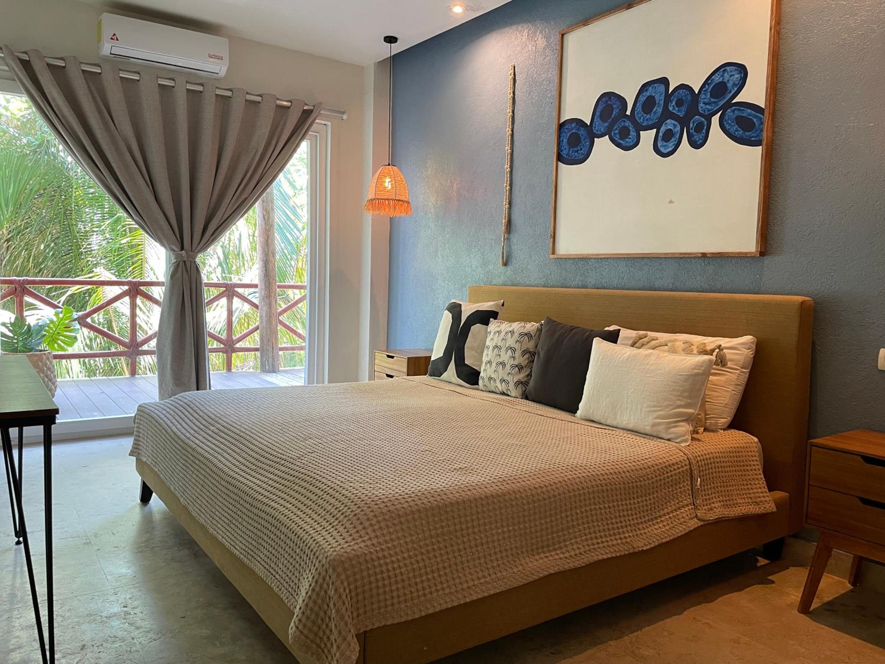 Two-Bedroom Deluxe Apartment with Balcony