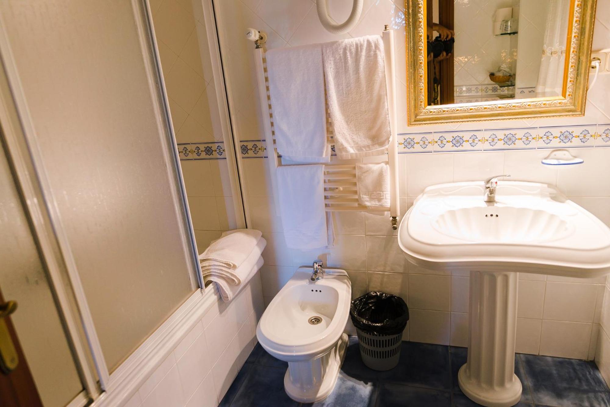 Basic Single Room photo 2