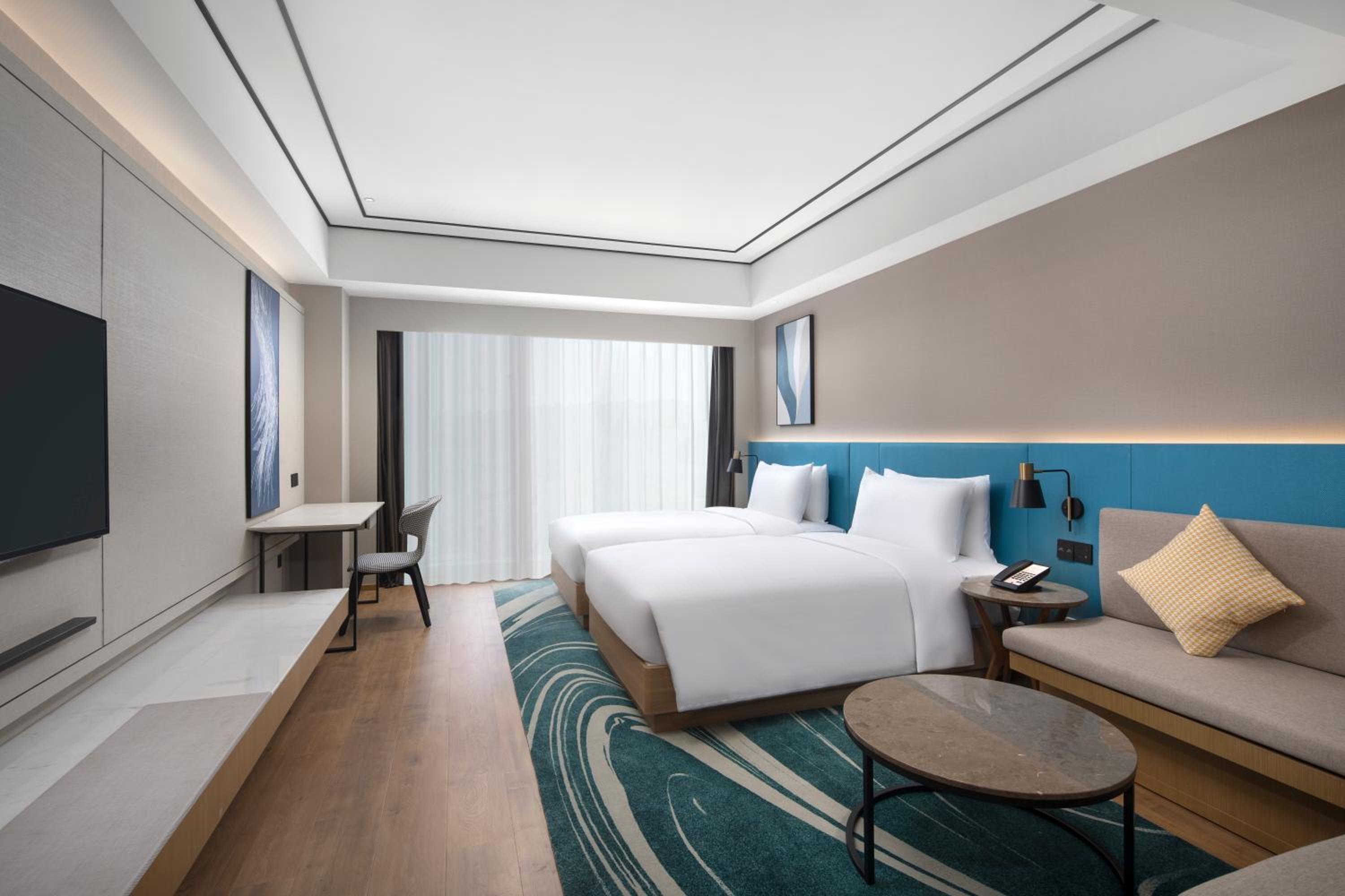 Superior Twin Room - Lake View photo 3