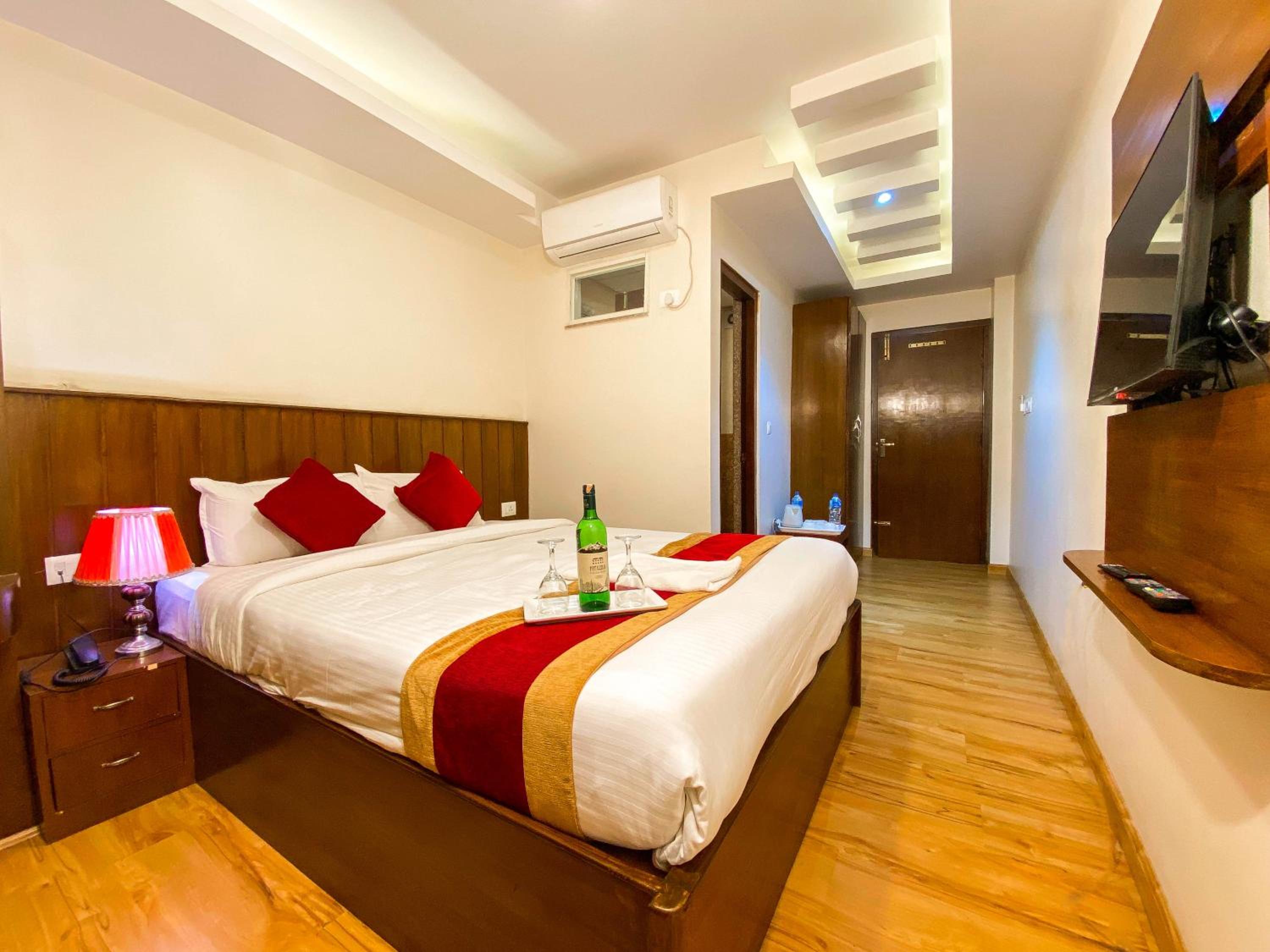 Deluxe Family Room
