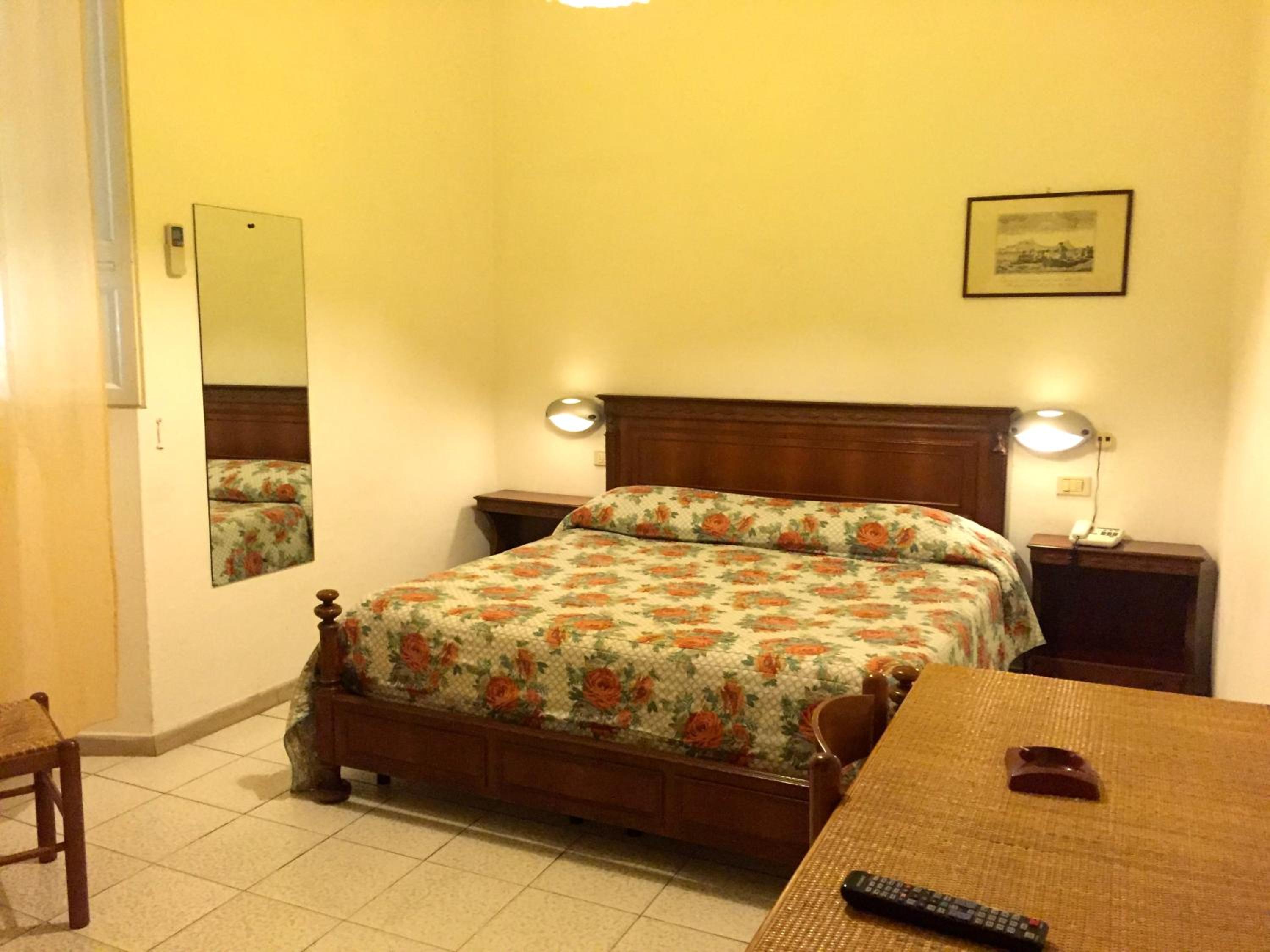 Budget Double or Twin Room - Photo 1