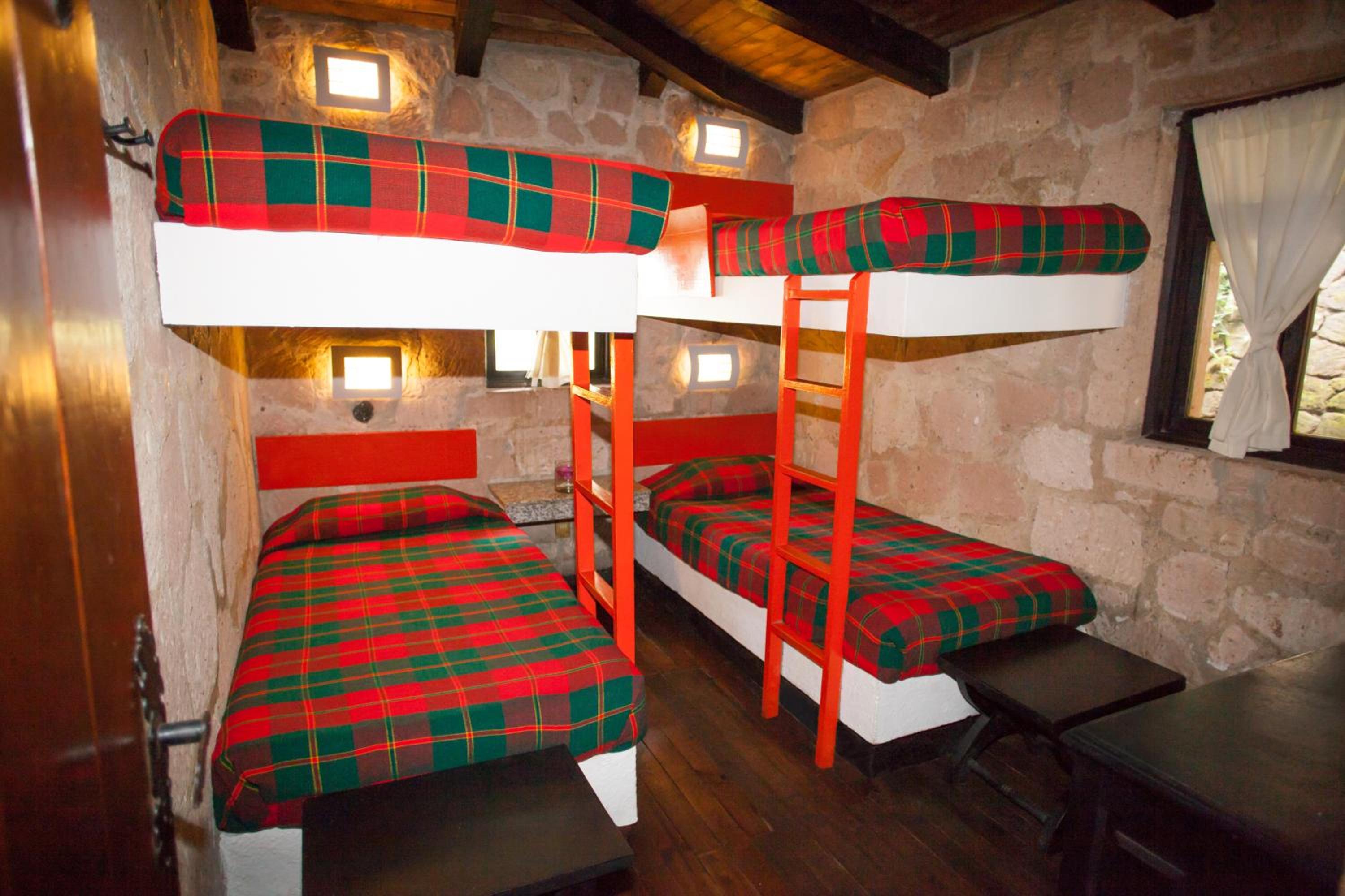 Three-Bedroom Bungalow - Photo 9