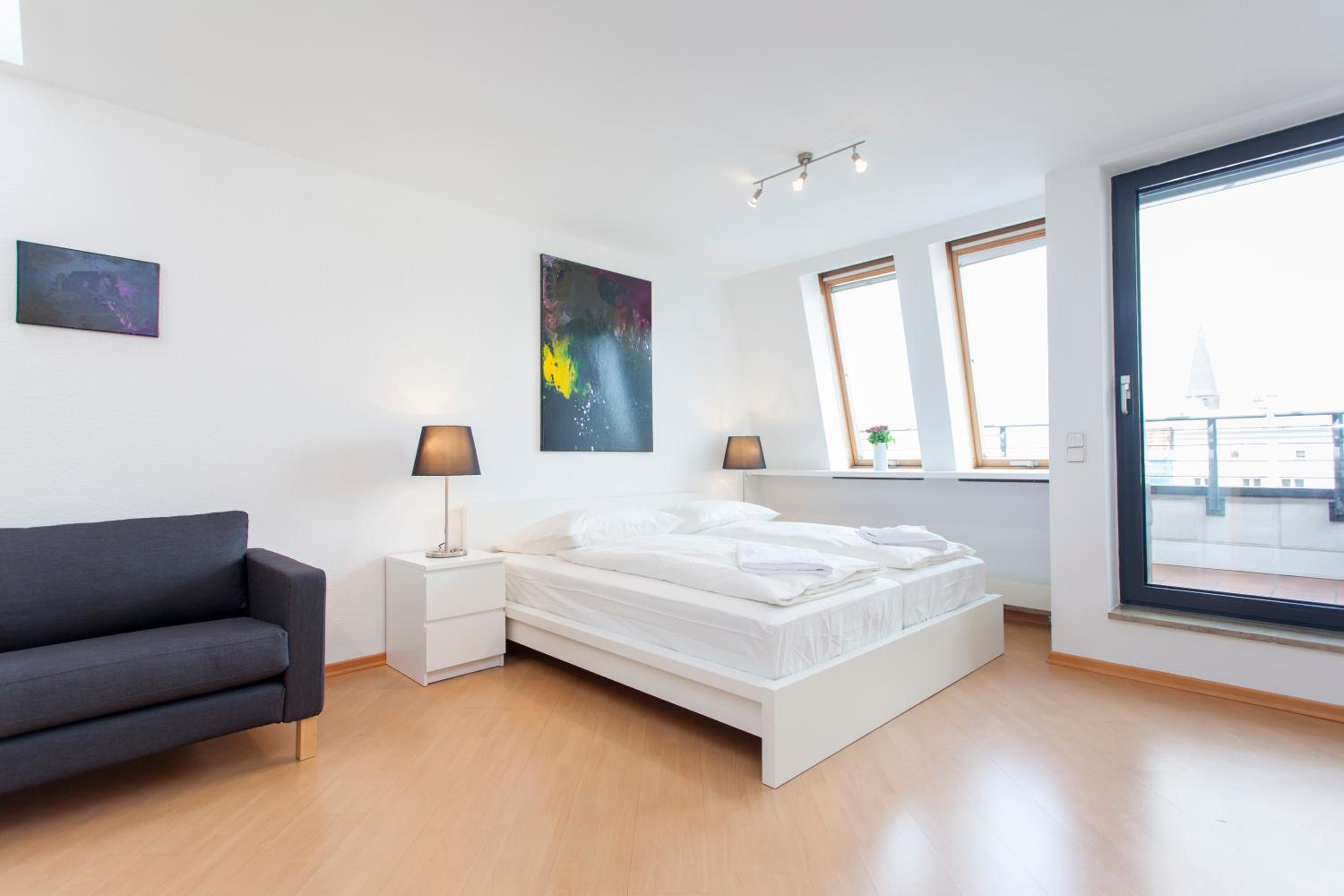 One-Bedroom Apartment photo 2