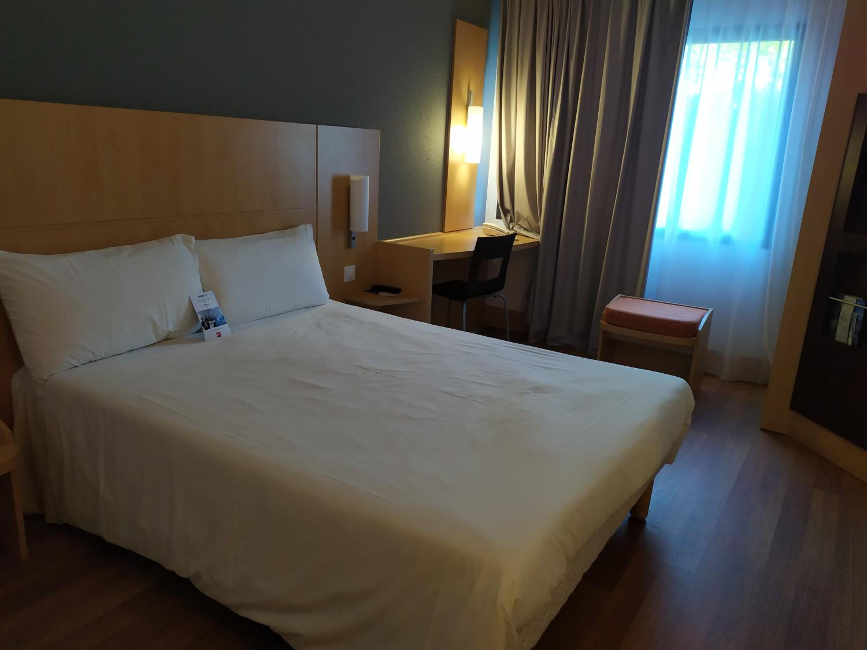 Standard Double Room - Mobility Accessible