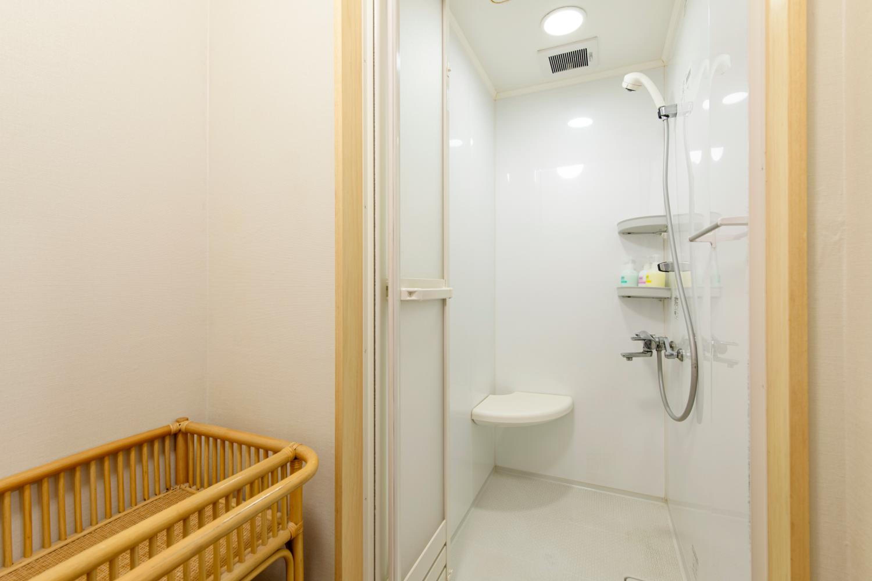 Standard Twin Room - Photo 4