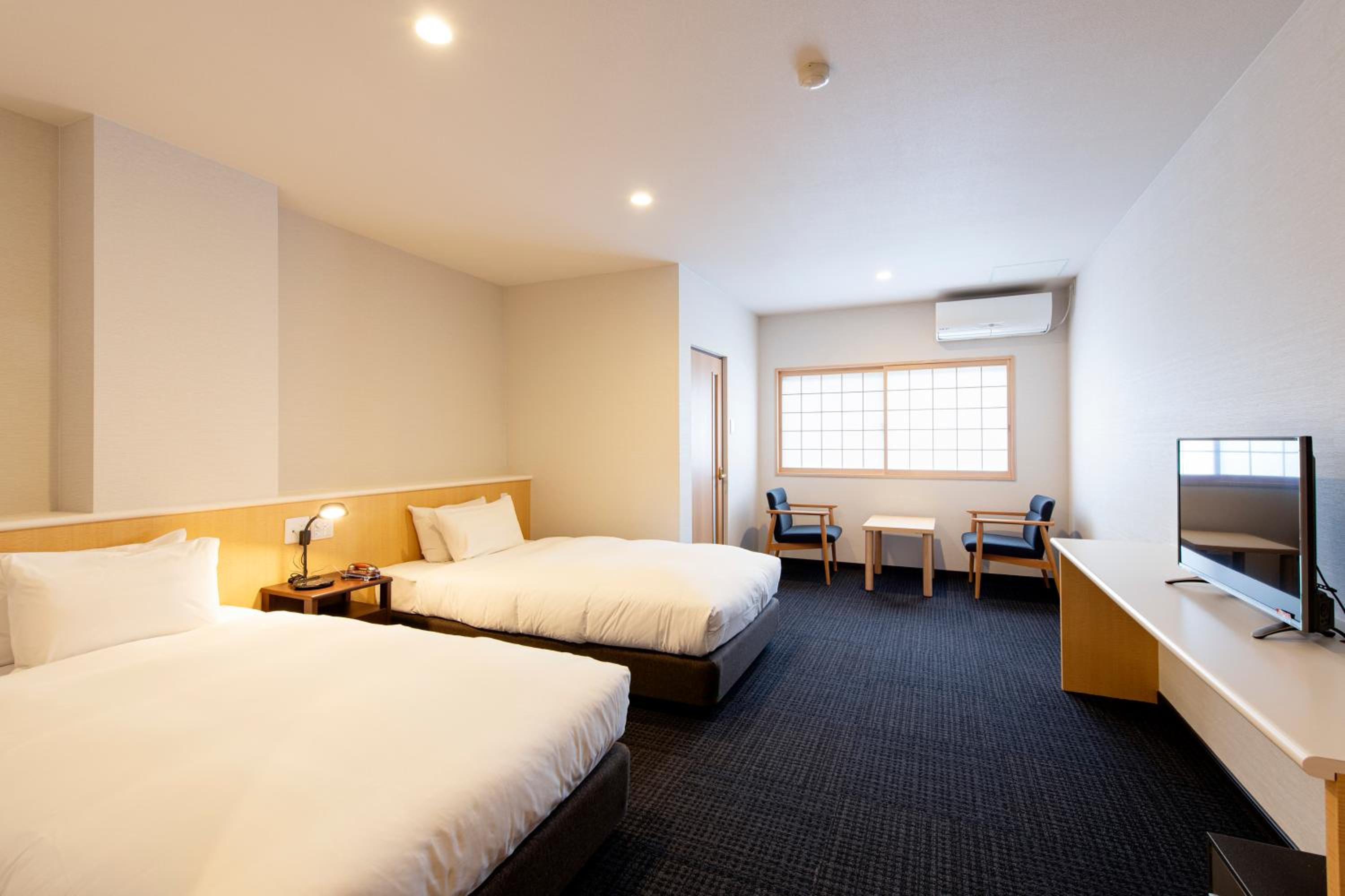 Standard Twin Room - Photo 6