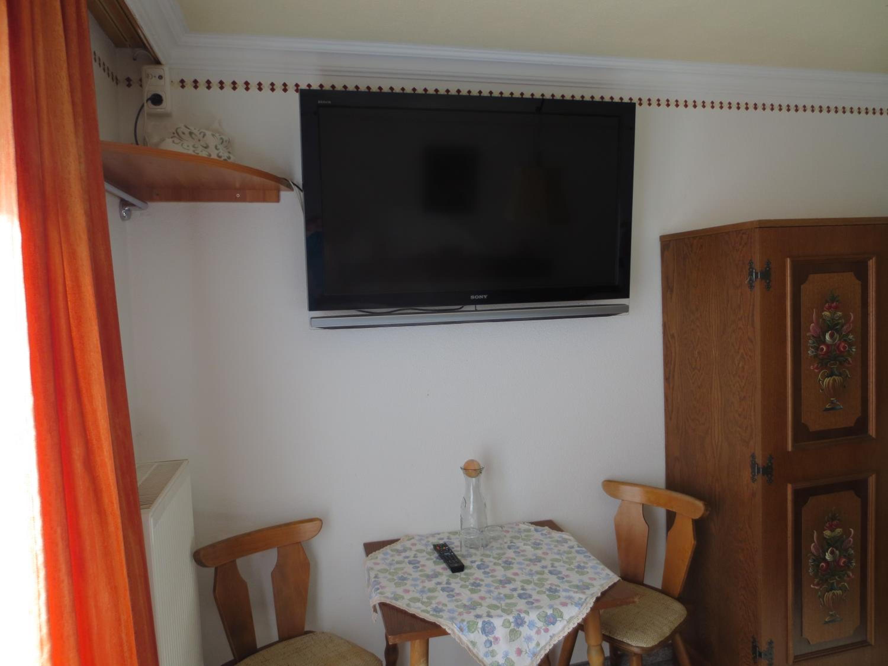 Double Room with Balcony and Private External Toilet photo 3