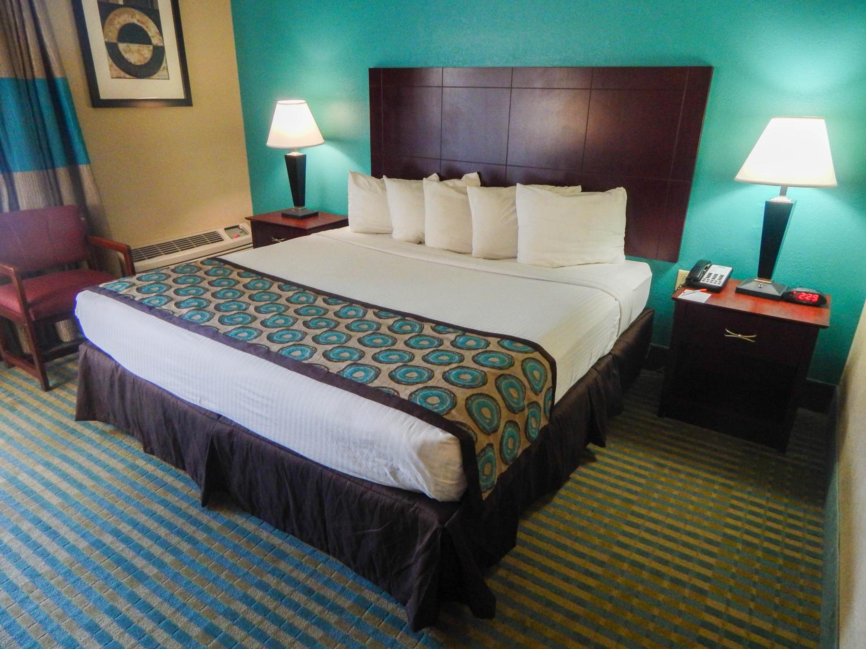 King Room - Non-Smoking - Photo 1