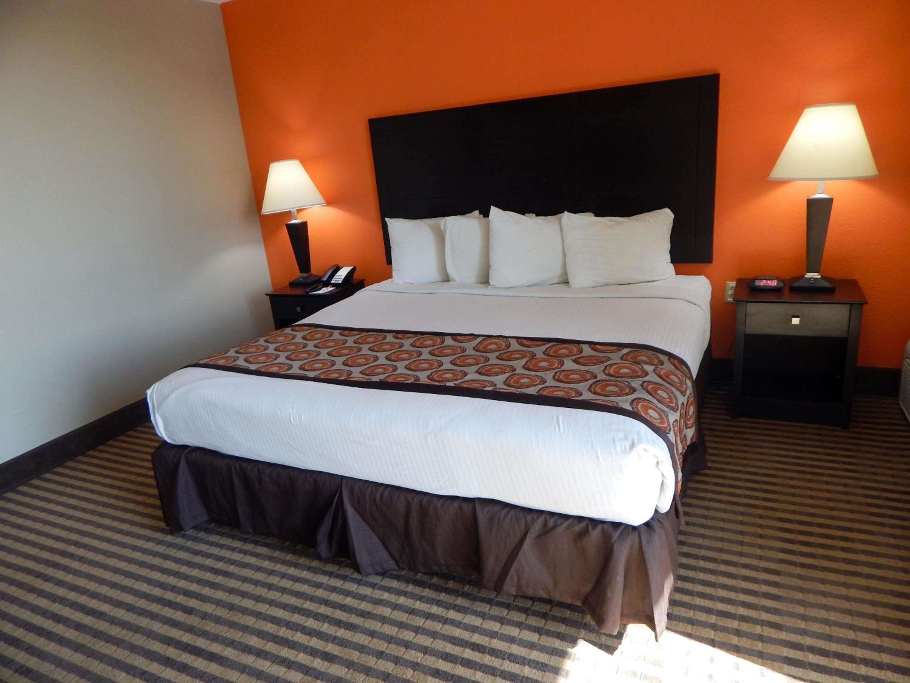 King Room - Non-Smoking - Photo 3