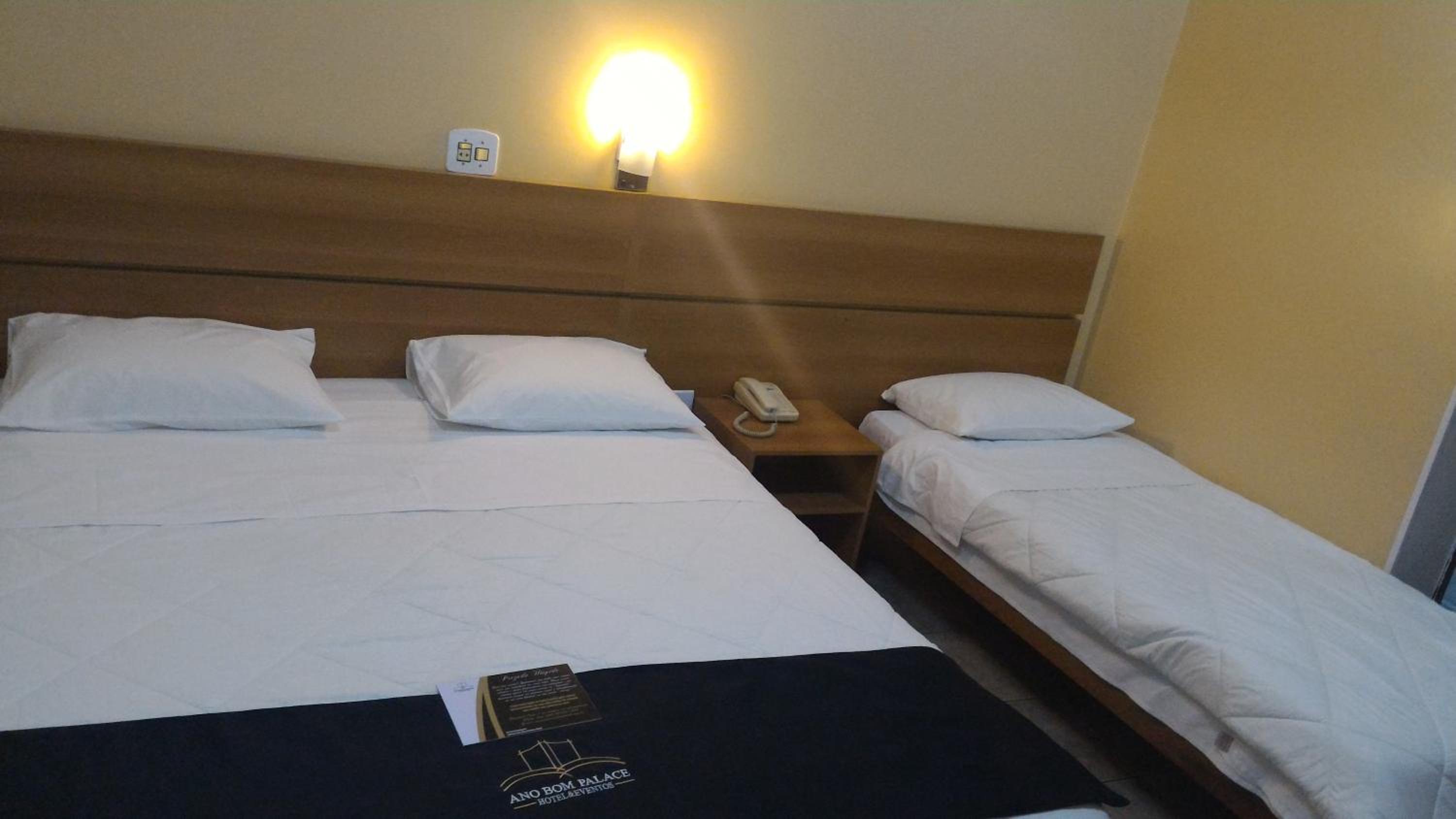 Twin Room with Private Bathroom photo 2
