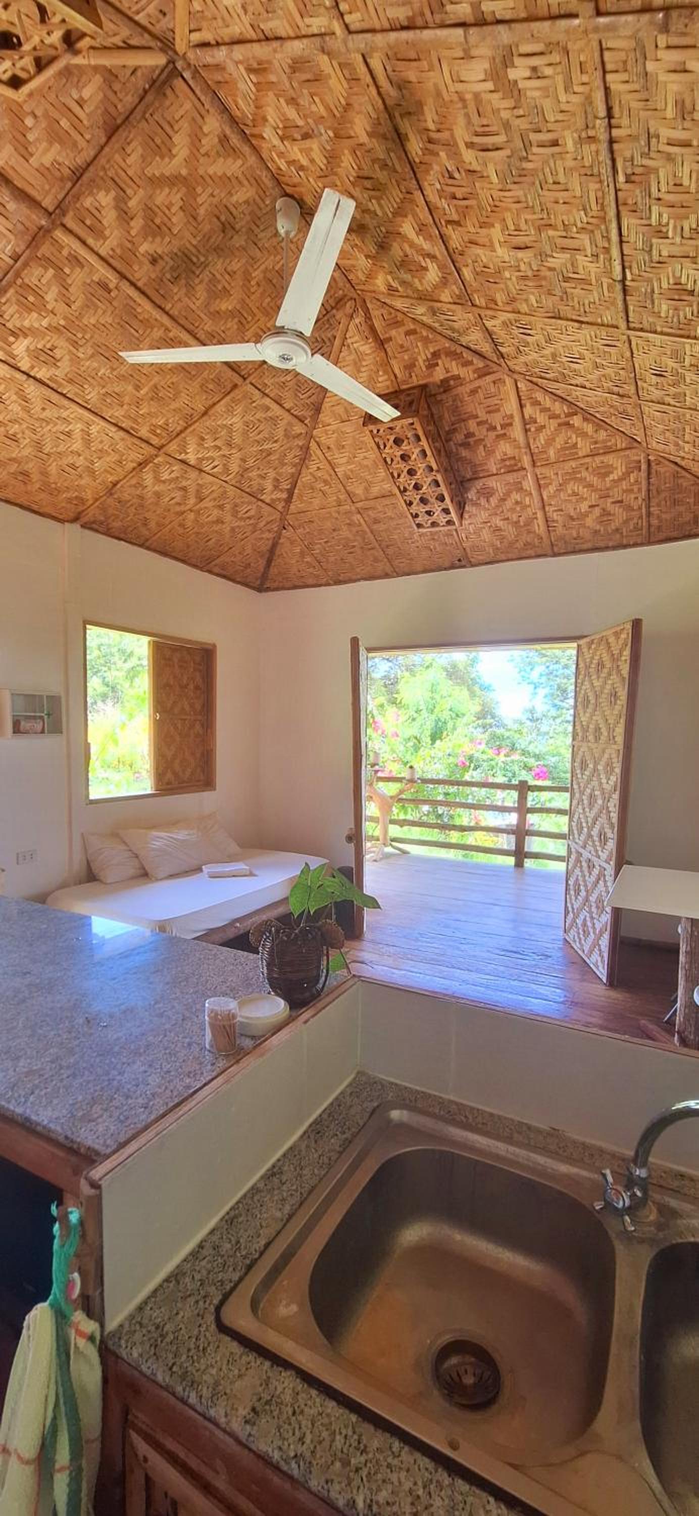 Deluxe Bungalow with Sea View - Photo 12